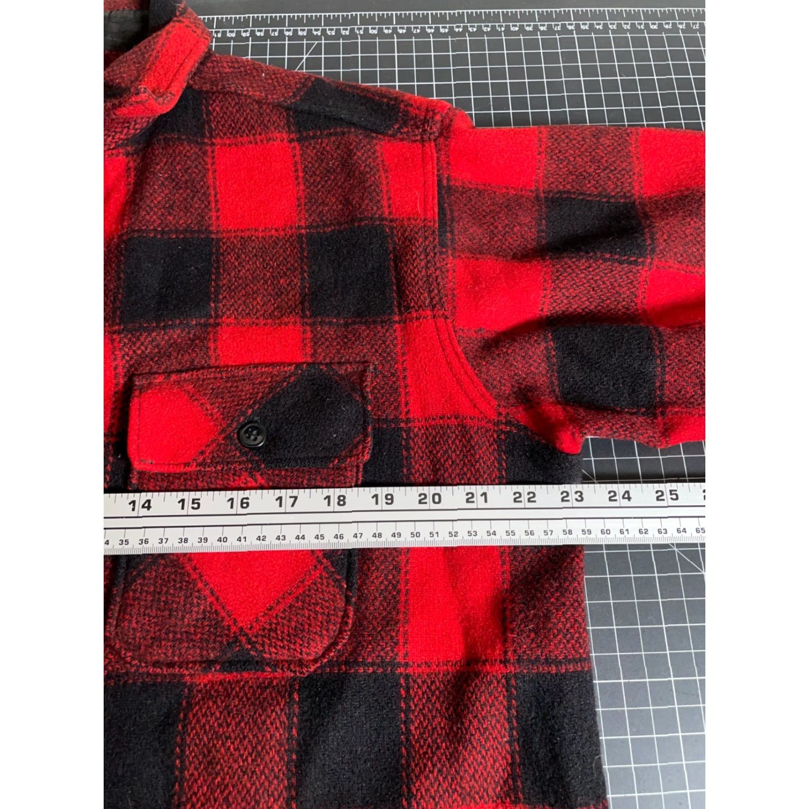 Vintage VINTAGE Winter King Wool Flannel Shirt Jacket - Red Black Buffalo Plaid - Men's Large - 70s Grunge Casual Workwear Shirt-Jacket Size US L / EU 52-54 / 3 - 5 Thumbnail