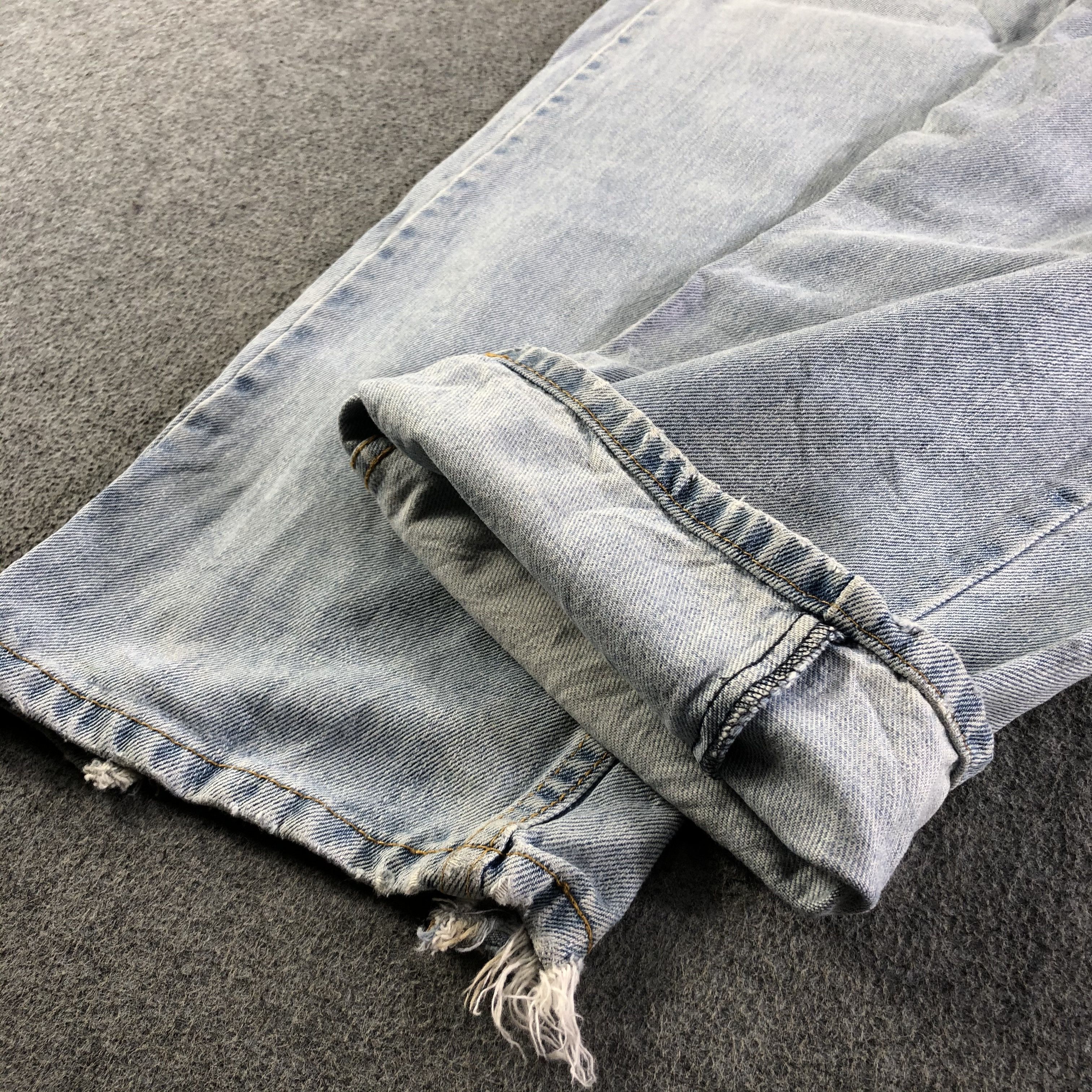 Levi's Vintage Light Wash Levis 505 Jeans-J4283 Size US 41 - 7 Thumbnail