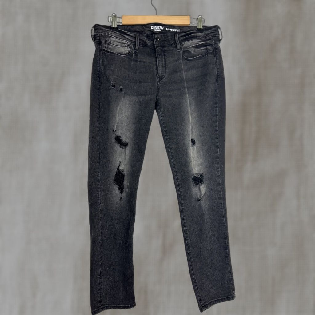 Denizen DENIZEN Women 34 Low Rise Distressed Black Skinny Jeans User: DENIZEN Women 34 Low Rise Distressed Black Skinny Jeans Size 24" / US 00 / IT 34 - 1 Thumbnail