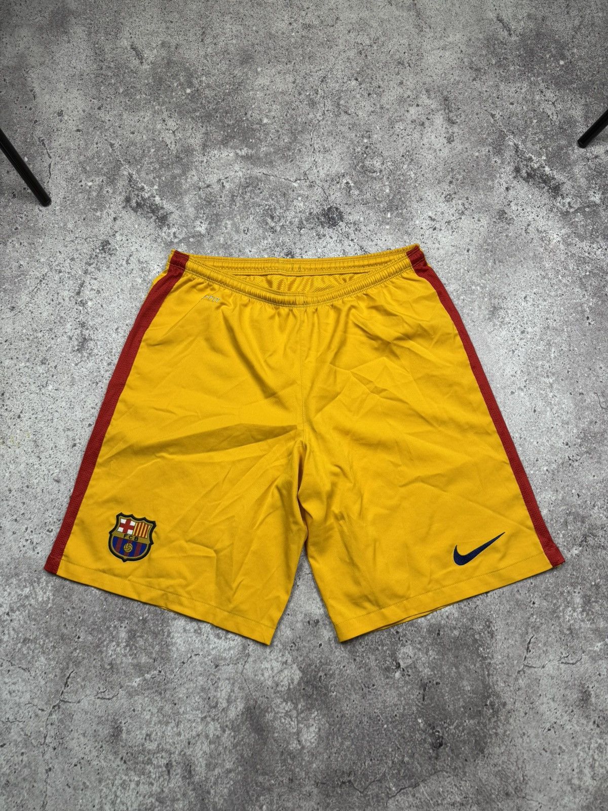 Nike 90'S Vintage Nike Barcelona Shorts Size M Y2K Soccer Size US 32 / EU 48 - 1 Thumbnail