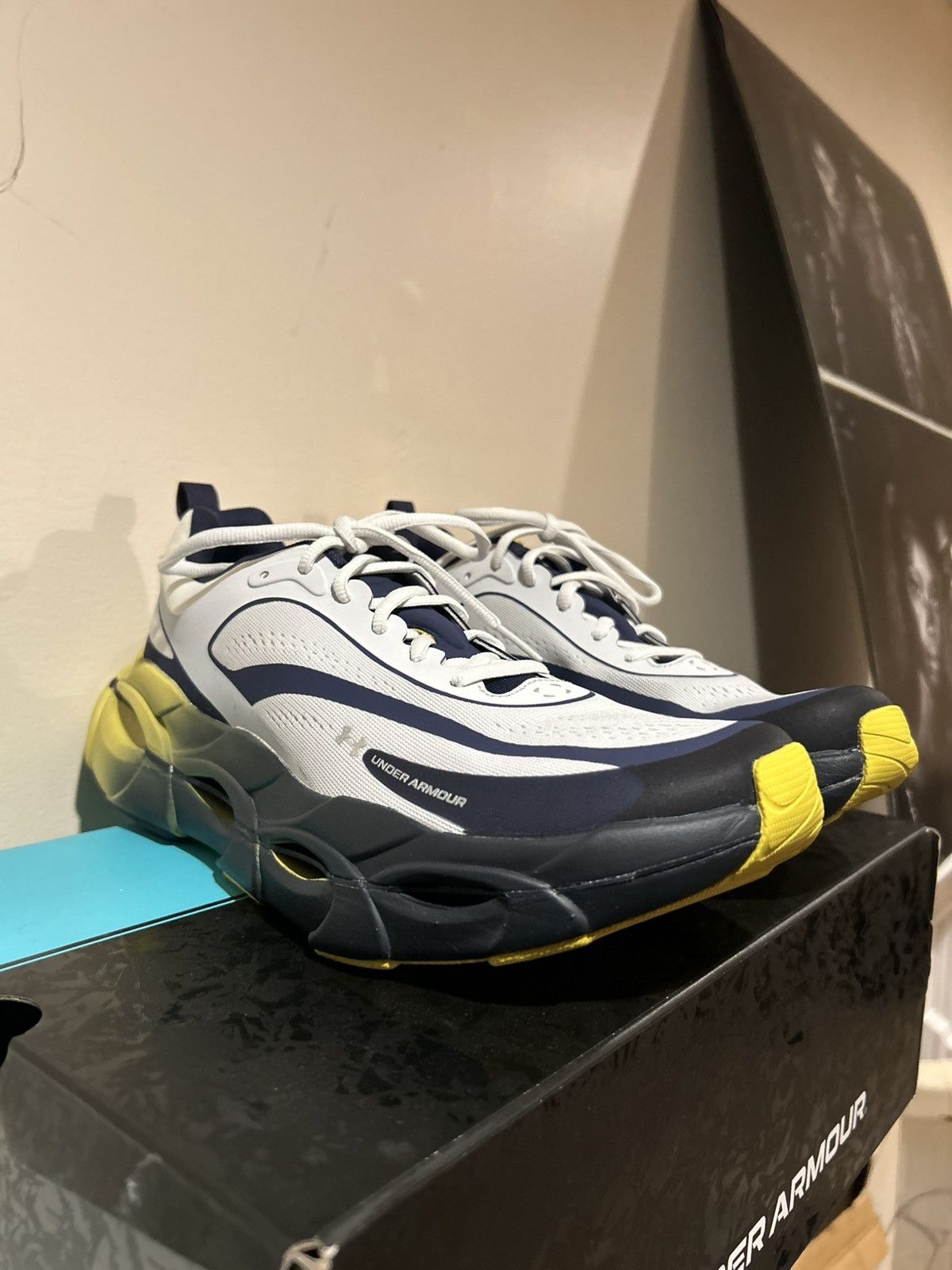 Under Armour Under Armour Halo Racer Size US 10 / EU 43 - 2 Thumbnail