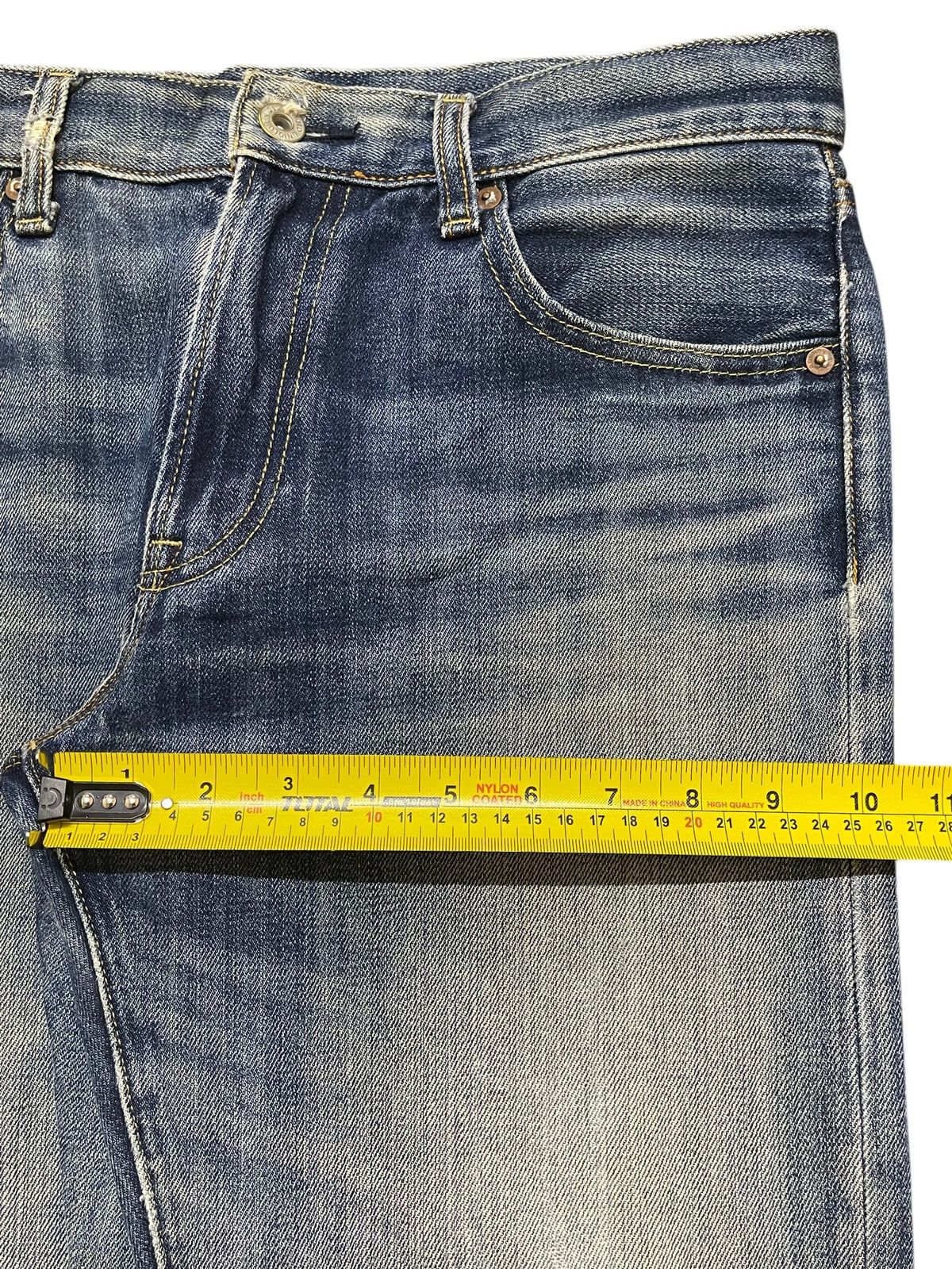 Uniqlo Vintage Japanese Uniqlo Blue Faded Wash Whisker Style Jeans Size US 31 - 15 Thumbnail