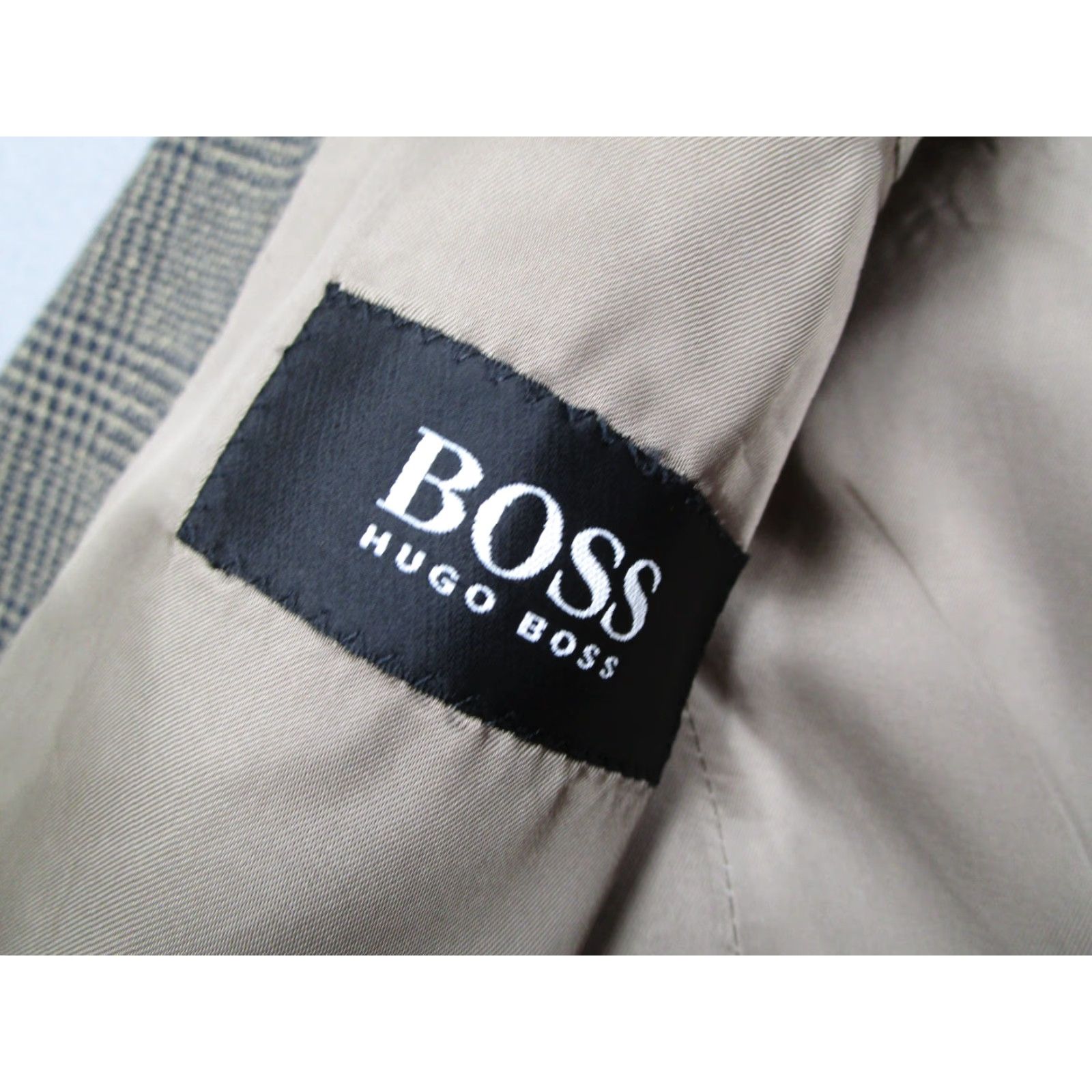 Hugo Boss VINTAGE Hugo Boss Blazer Jacket Men 40 Short Beige Galilei Wool Silk Single-Breasted 2-Button Made in USA Size US 40 / EU 56 - 2 Thumbnail