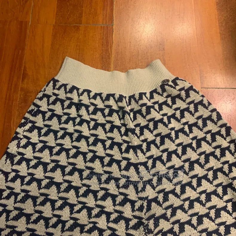 Chanel Chanel Knitted wool shorts Size 25" / US 0 / IT 36 - 3 Thumbnail