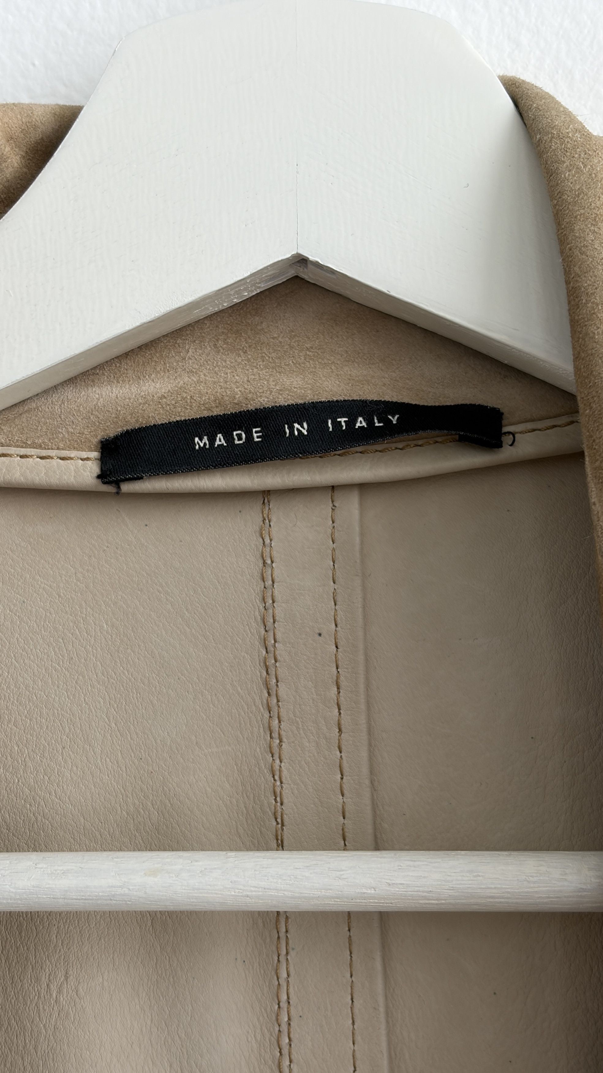 Gucci Tom Ford Gucci Beige Tan Suede Trench Coat, 48 Size US M / EU 48-50 / 2 - 9 Thumbnail