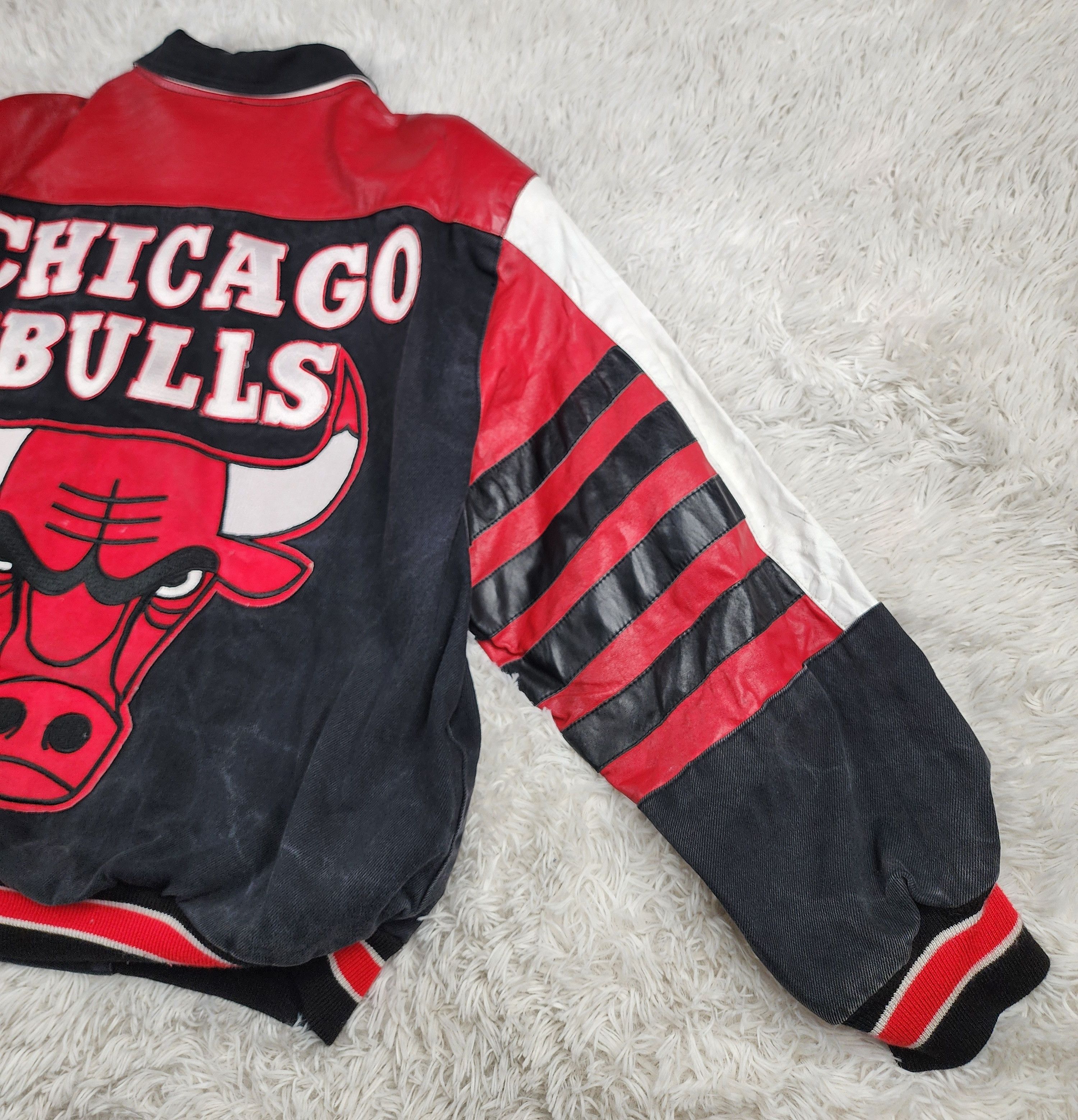 Jeff Hamilton Vintage NBA Chicago Bulls denim/leather button up jacket Size US L / EU 52-54 / 3 - 11 Thumbnail