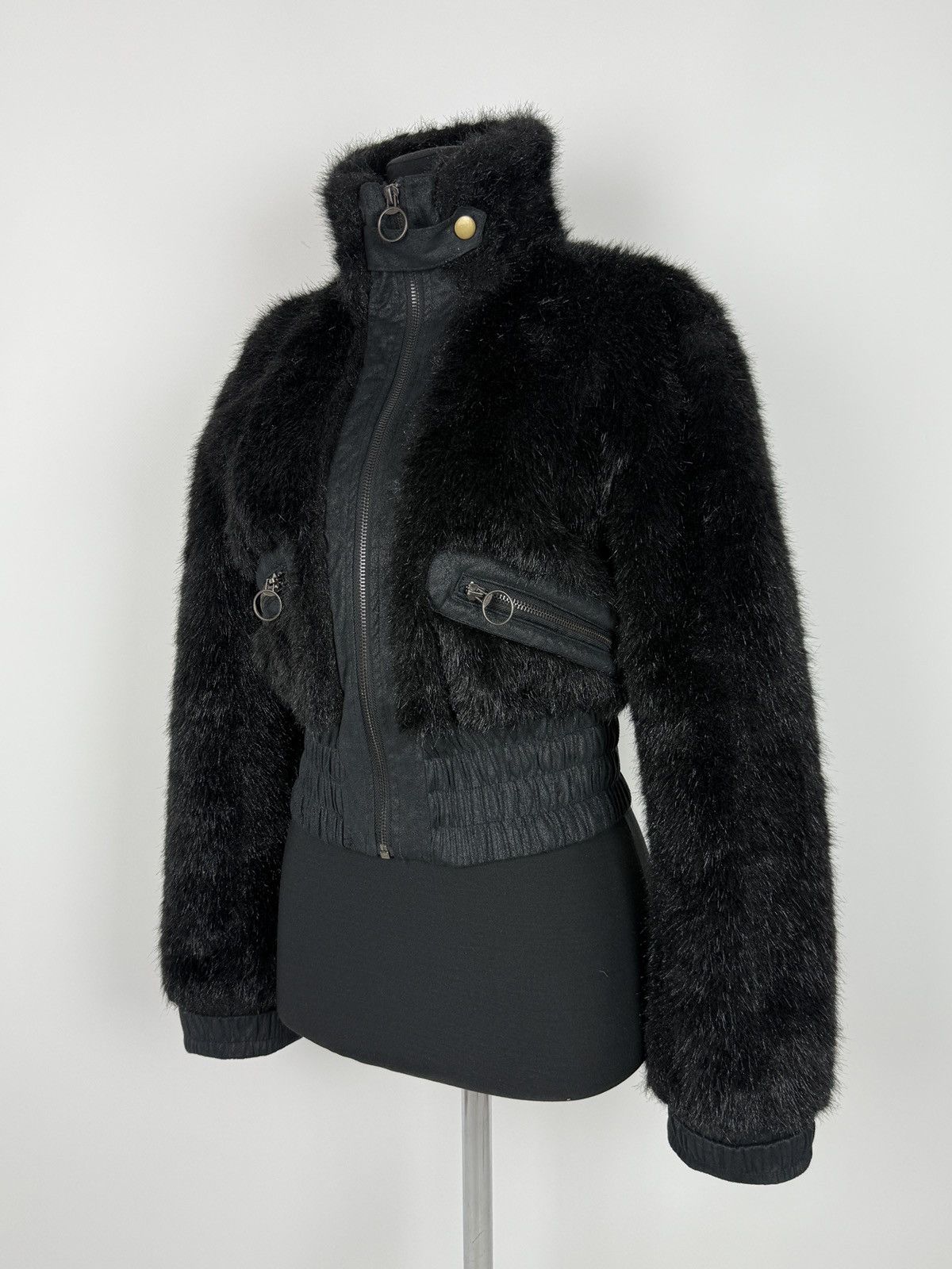 Vintage Y2K Vintage Hoi-Polloi Black Faux Fur Cropped Bomber Jacket Size M / US 6-8 / IT 42-44 - 1 Thumbnail