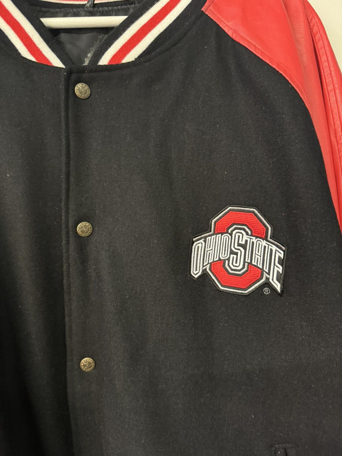 Steve And Barrys × Vintage Vintage Black and Red Ohio State Buckeyes Leather Jacket Size US XXL / EU 58 / 5 - 2 Thumbnail
