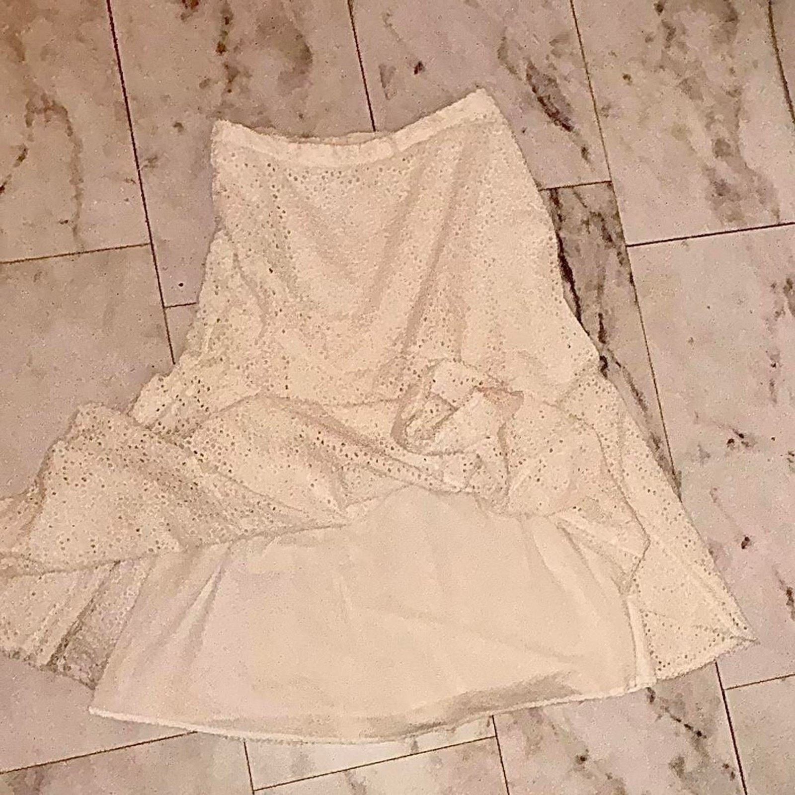 Coldwater Creek Coldwater Creek White Eyelet Flared Midi Skirt Size M Size 30" / US 8 / IT 44 - 4 Thumbnail
