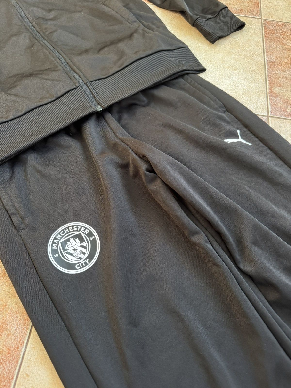 Puma Manchester City 2023-2024 Year of the Dragon Soccer Kit Size US M / EU 48-50 / 2 - 8 Thumbnail