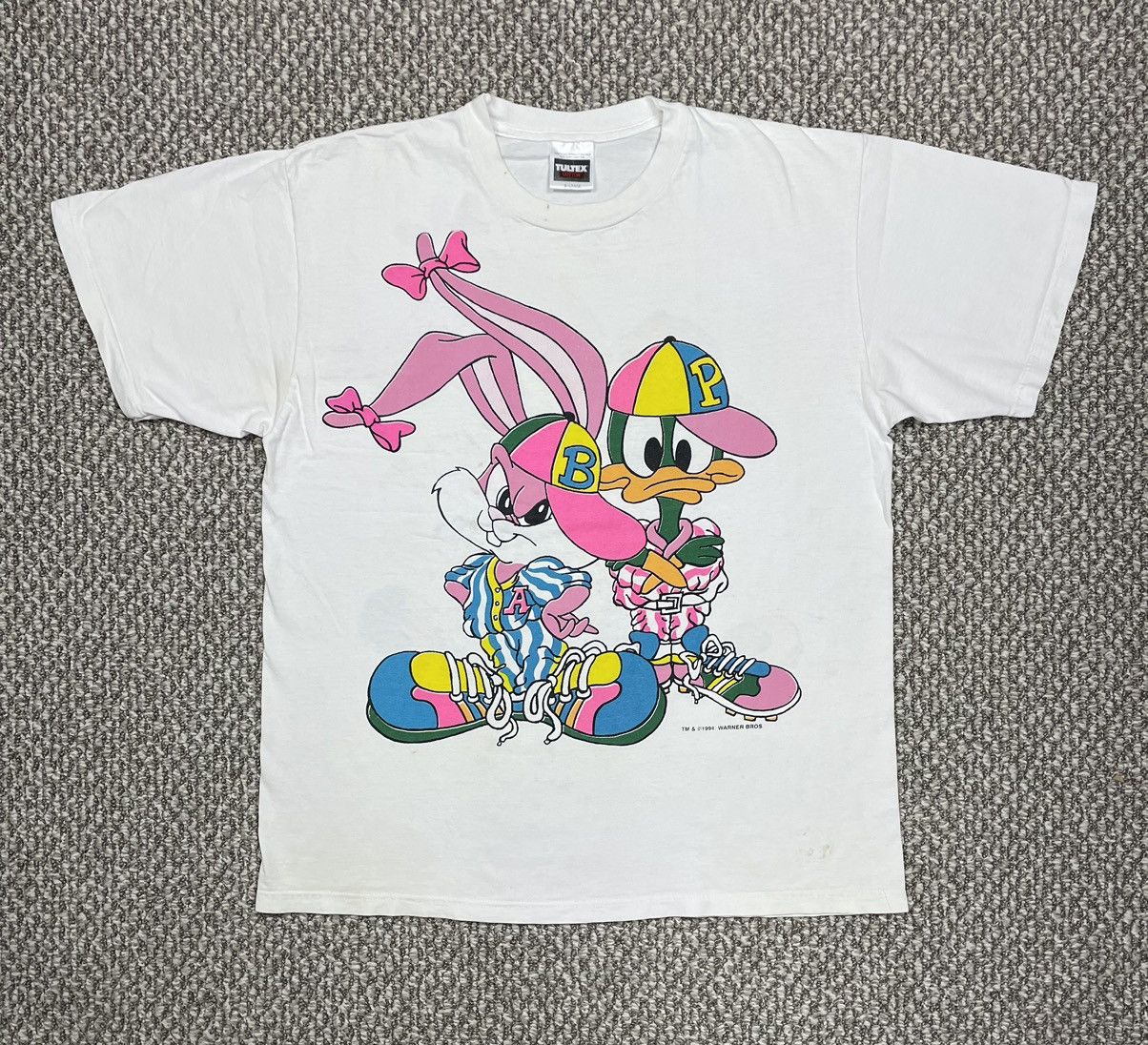 image of Movie x Vintage 1997 Warner Bros Tiny Toons Looney Tunes Art Show XL in White, Men's