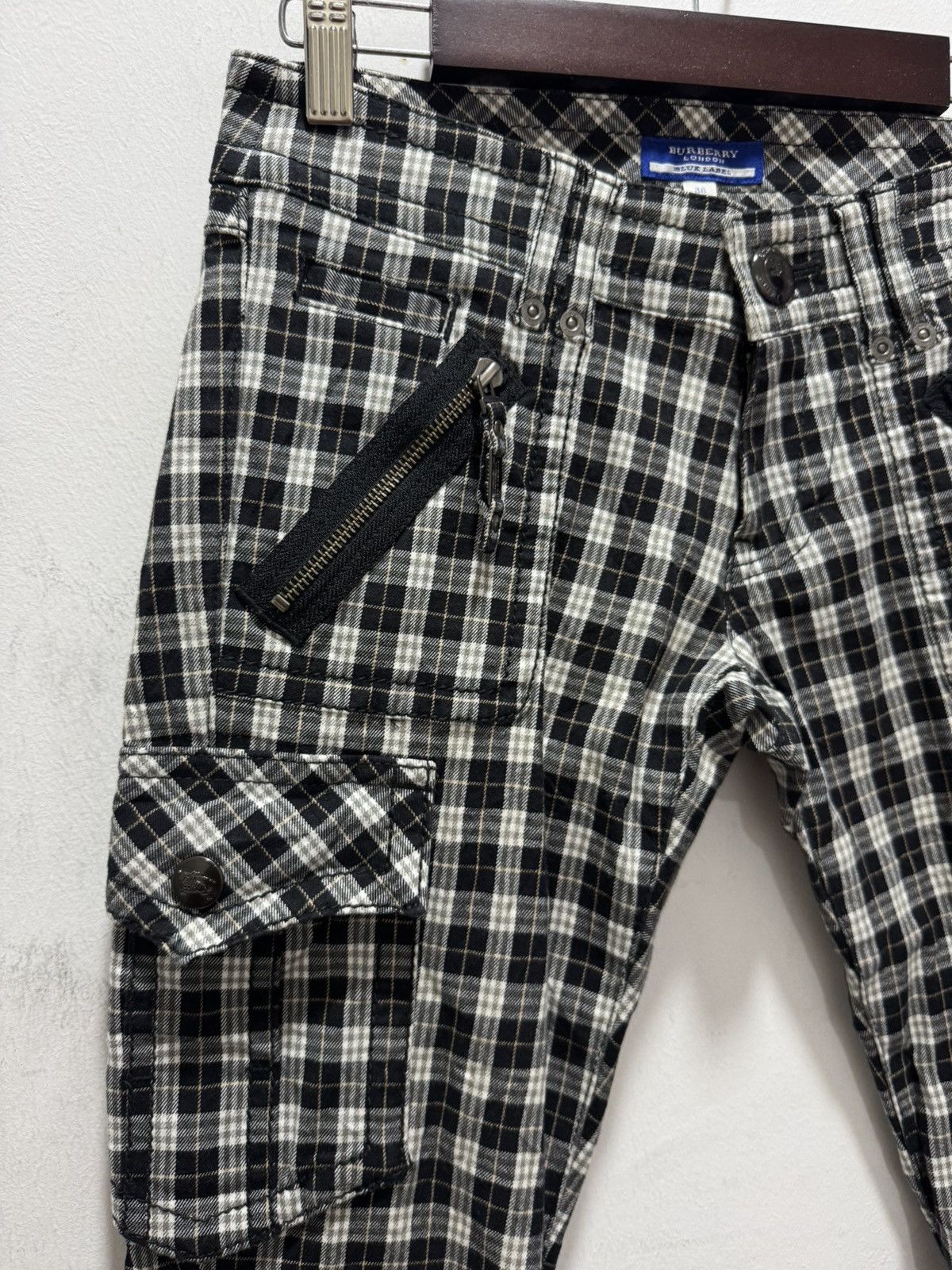 Burberry BURBERRY LONDON BLUE LABEL TARTAN CROPPED SLIM TROUSERS Size 28" / US 6 / IT 42 - 3 Thumbnail