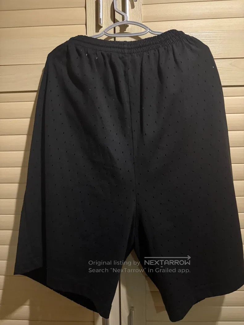Balenciaga Balenciaga size M Men's loose-fit shorts Size US 27 - 3 Thumbnail