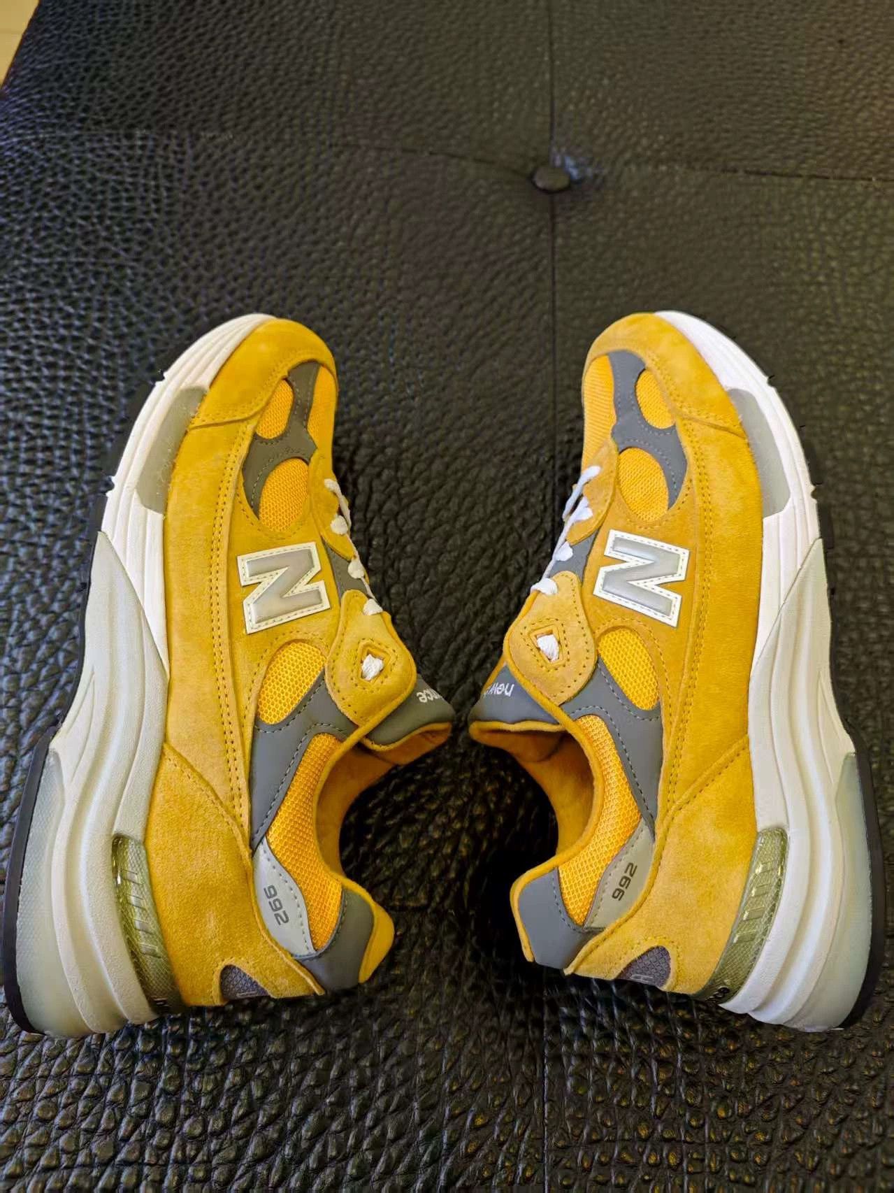 New Balance New Balance 992 US Made Lakers Yellow Vntg Sneaker Size US 10 / EU 43 - 8 Thumbnail