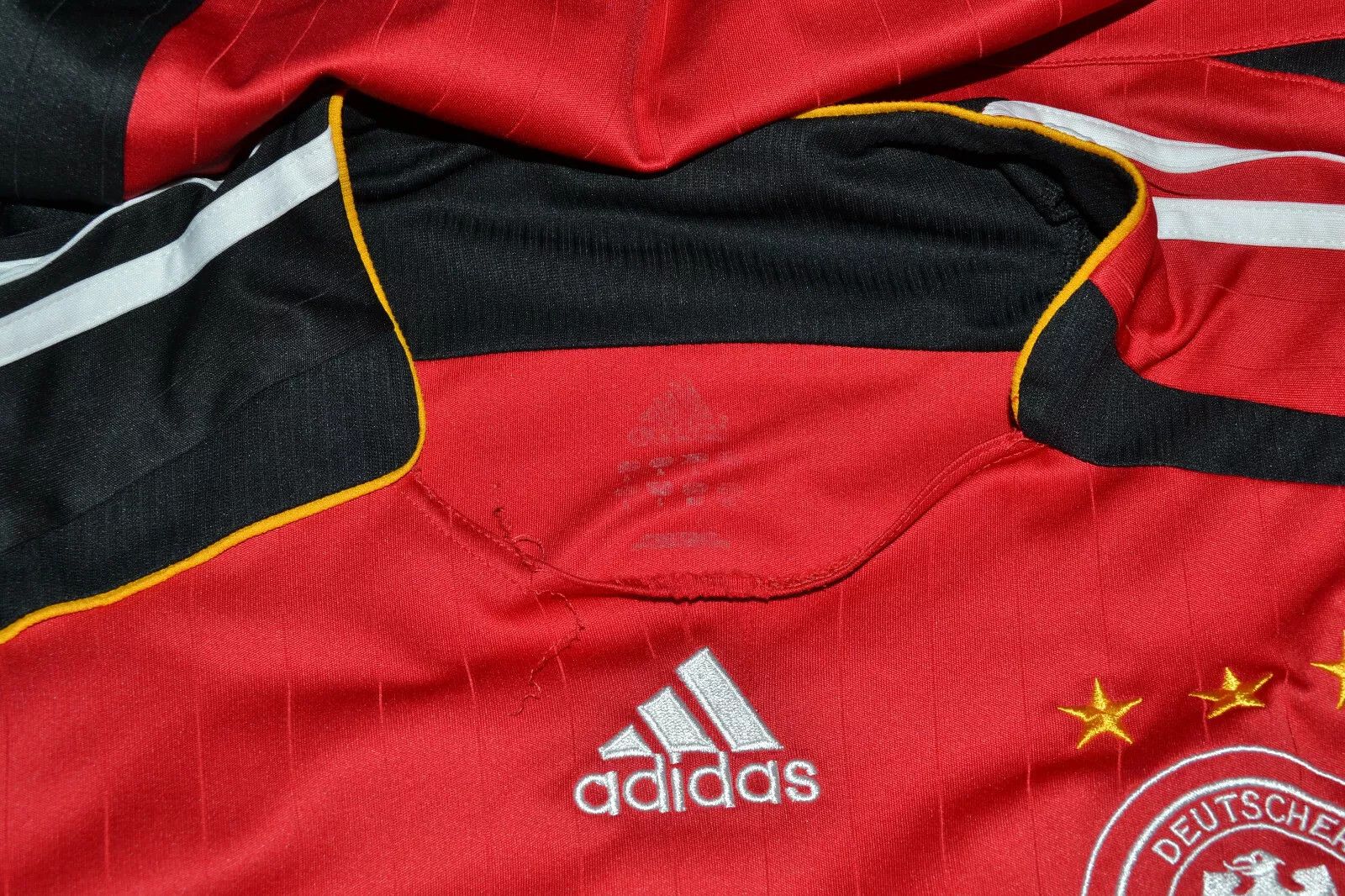 Adidas GERMANY 2005/2006/2007 AWAY FOOTBALL SHIRT ADIDAS L Size US L / EU 52-54 / 3 - 5 Thumbnail