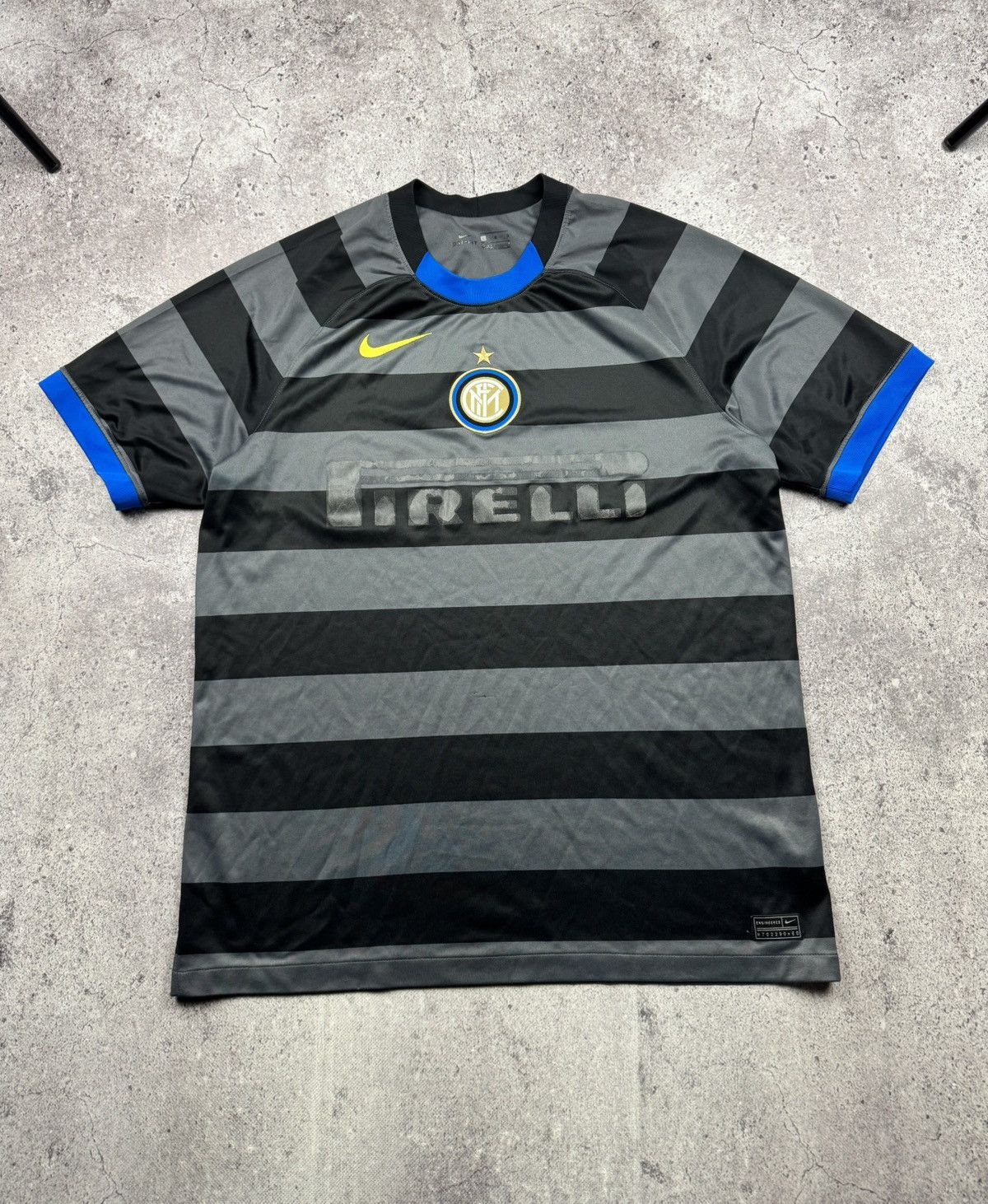 Nike VintageY2K Inter Milan 20/21 Soccer Footbal Jersey Blokecore Size US L / EU 52-54 / 3 - 1 Thumbnail