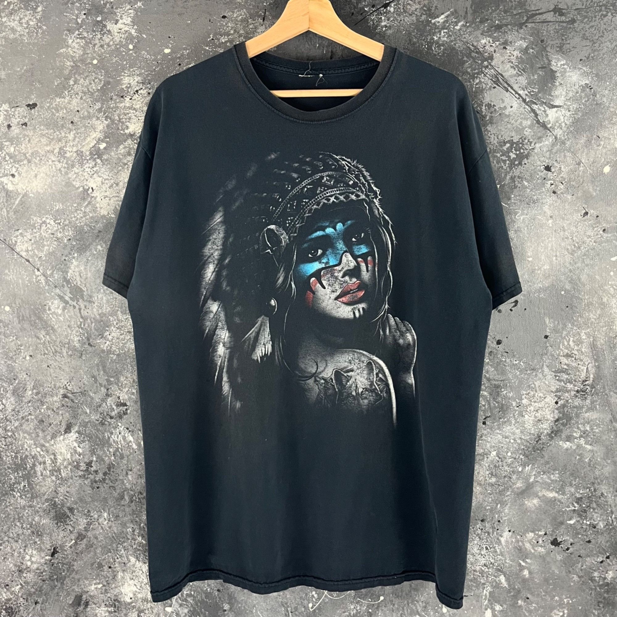 Vintage Vintage Native American girl shirt Size US L / EU 52-54 / 3 - 1 Thumbnail