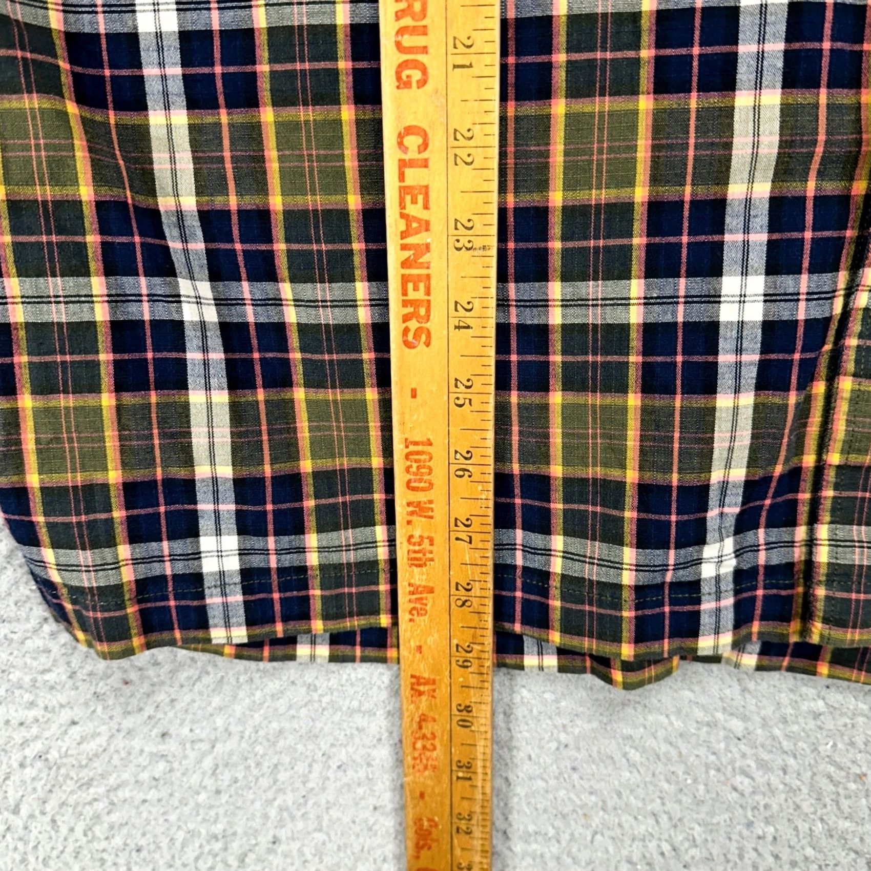 Croft & Barrow Croft Barrow Men Quick Dry Shirt Large Blue Yellow Plaid Outdoor Hiking Vented Breathable Pockets Button-Up Collared Long Sleeve Shirt Mens Size US L / EU 52-54 / 3 - 7 Thumbnail
