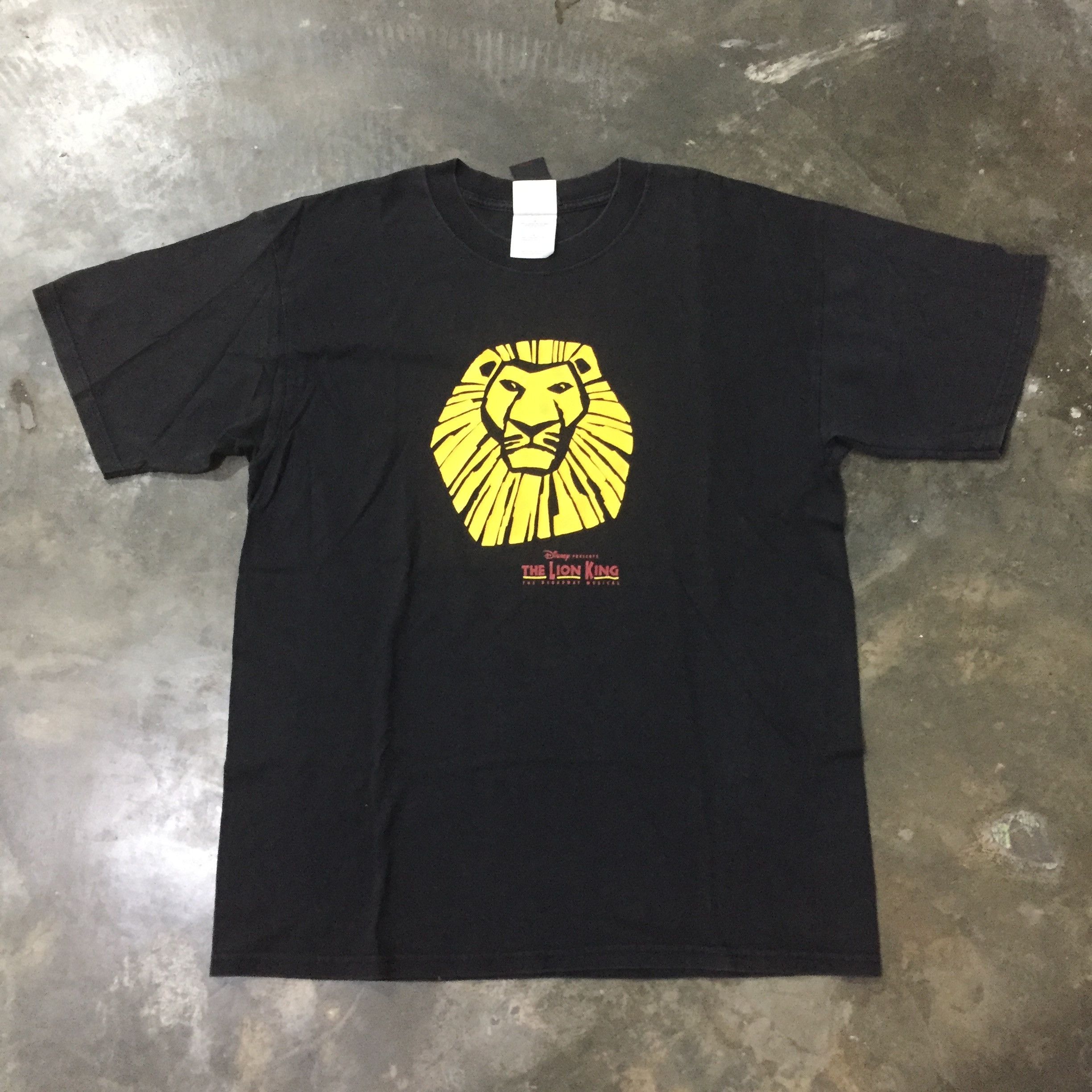 image of Anima x Cartoon Network Vintage 90’S Movie The Lion Kings Disney Prisents in Black (Size Large)