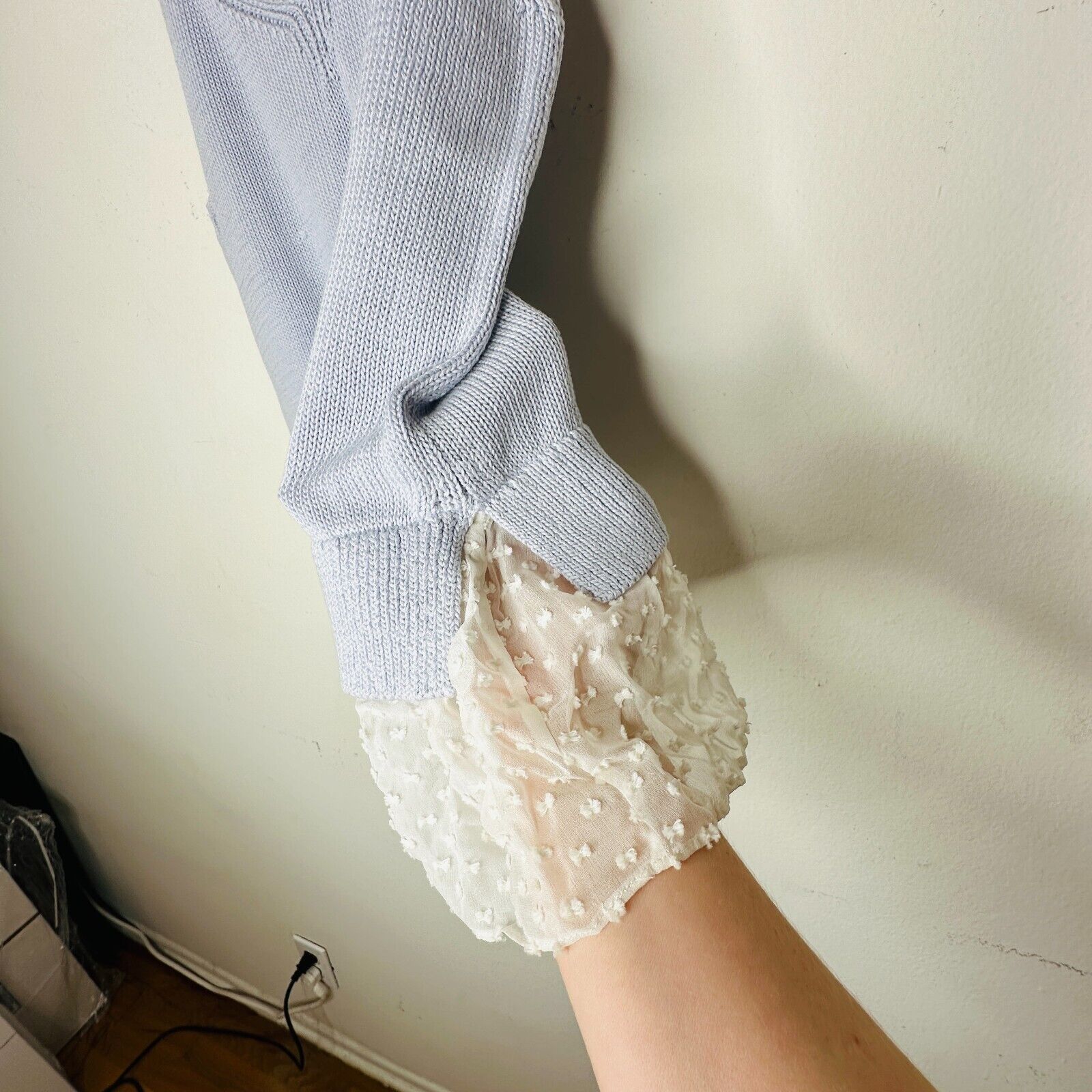 Club Monaco Club Monaco Purple White Knit VNeck Tank Dot Ruffle Hem Size M / US 6-8 / IT 42-44 - 7 Thumbnail