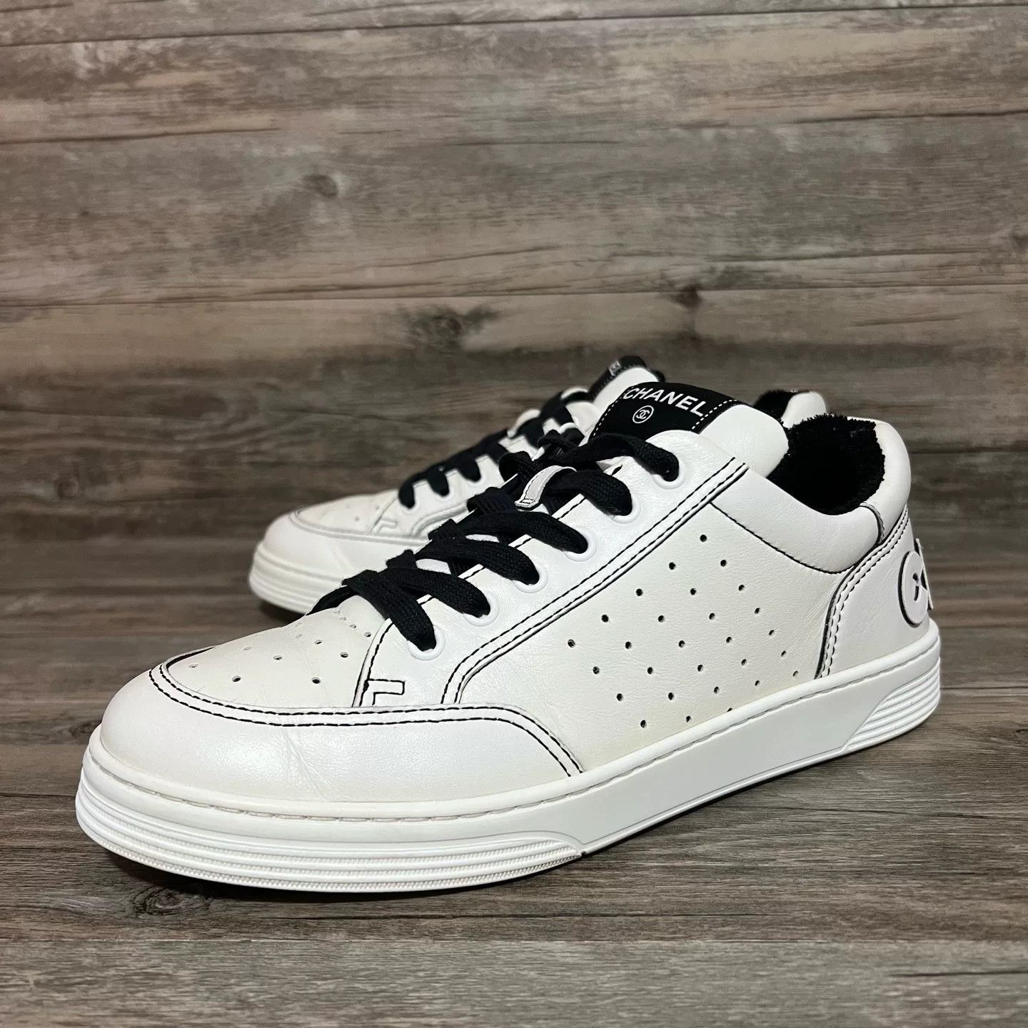 Chanel Chanel Casual Black Lowtop Sneakers 40 Women Size US 9 / IT 39 - 1 Thumbnail