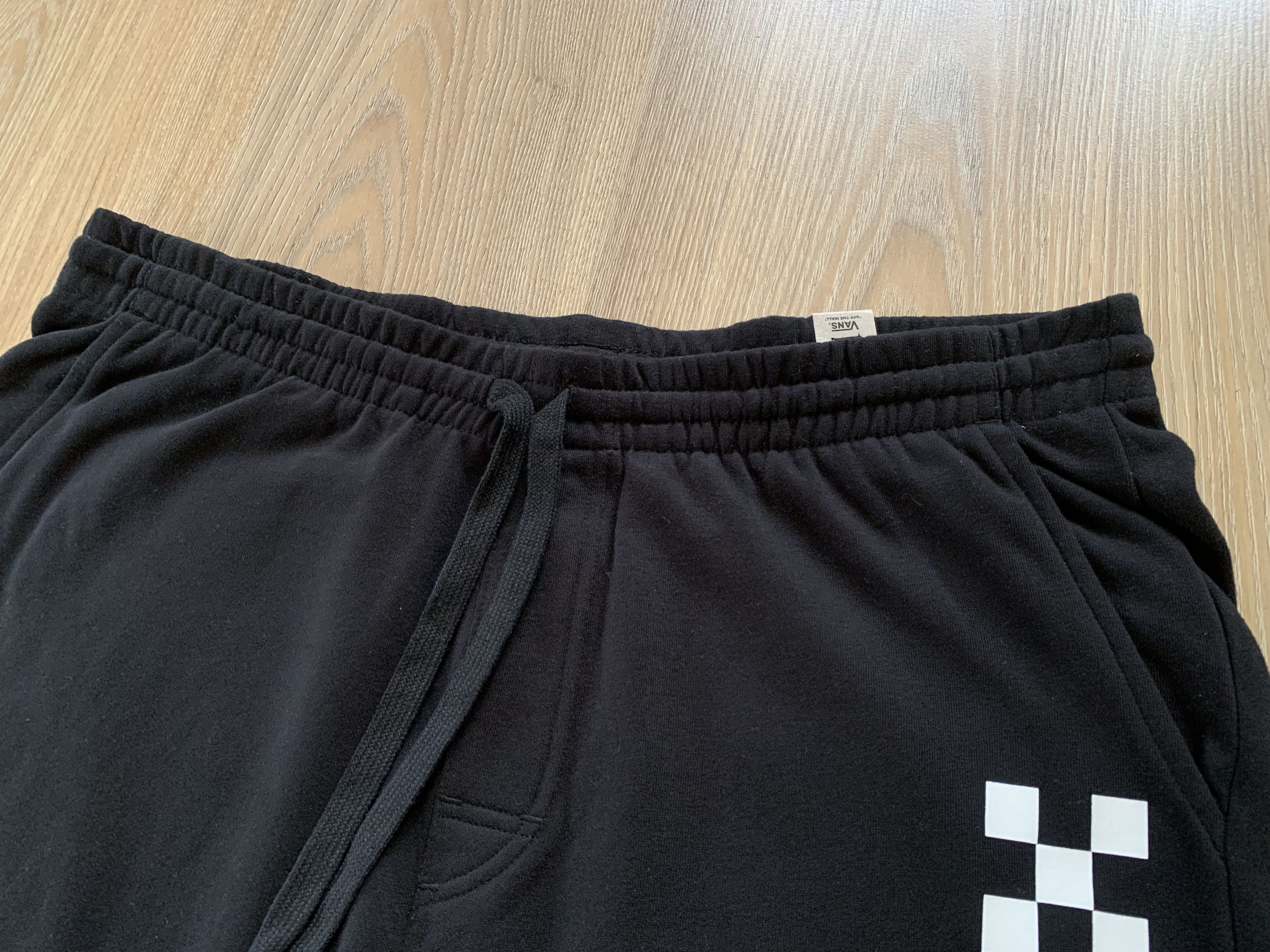 Vans Vans New Black Printed Shorts Size US 42 / EU 58 - 4 Thumbnail