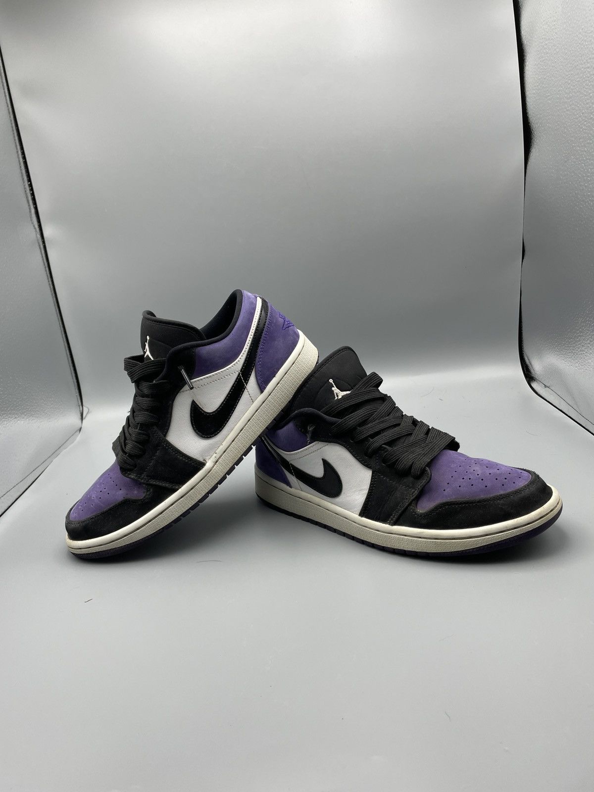 Jordan Brand × Nike Jordan 1 Low Court Purple 8.5M Size US 8.5 / EU 41-42 - 1 Thumbnail