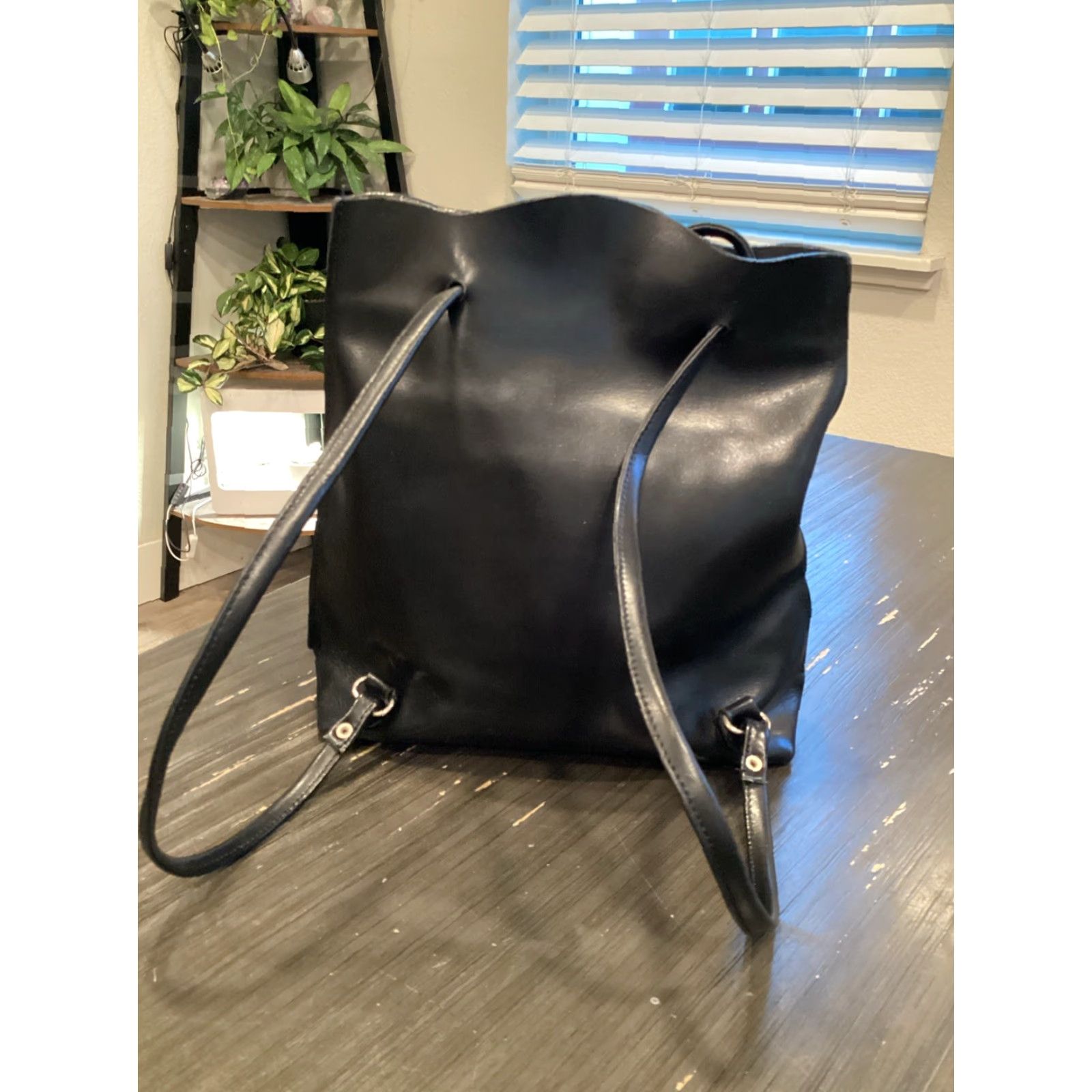 Tiffany & Co. TIFFANY & CO. Large Black Leather Shoulder Bag - Backpack/Purse, Designer Women's аксессуар Size ONE SIZE - 2 Thumbnail