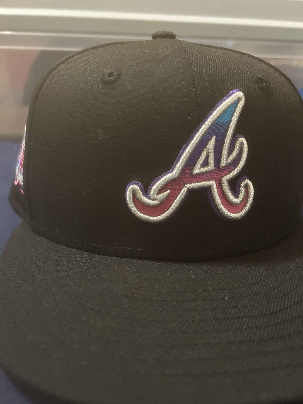 New Era Black Atlanta Braves New Era Fitted Hat Size 7 1/4 Size ONE SIZE - 1 Thumbnail