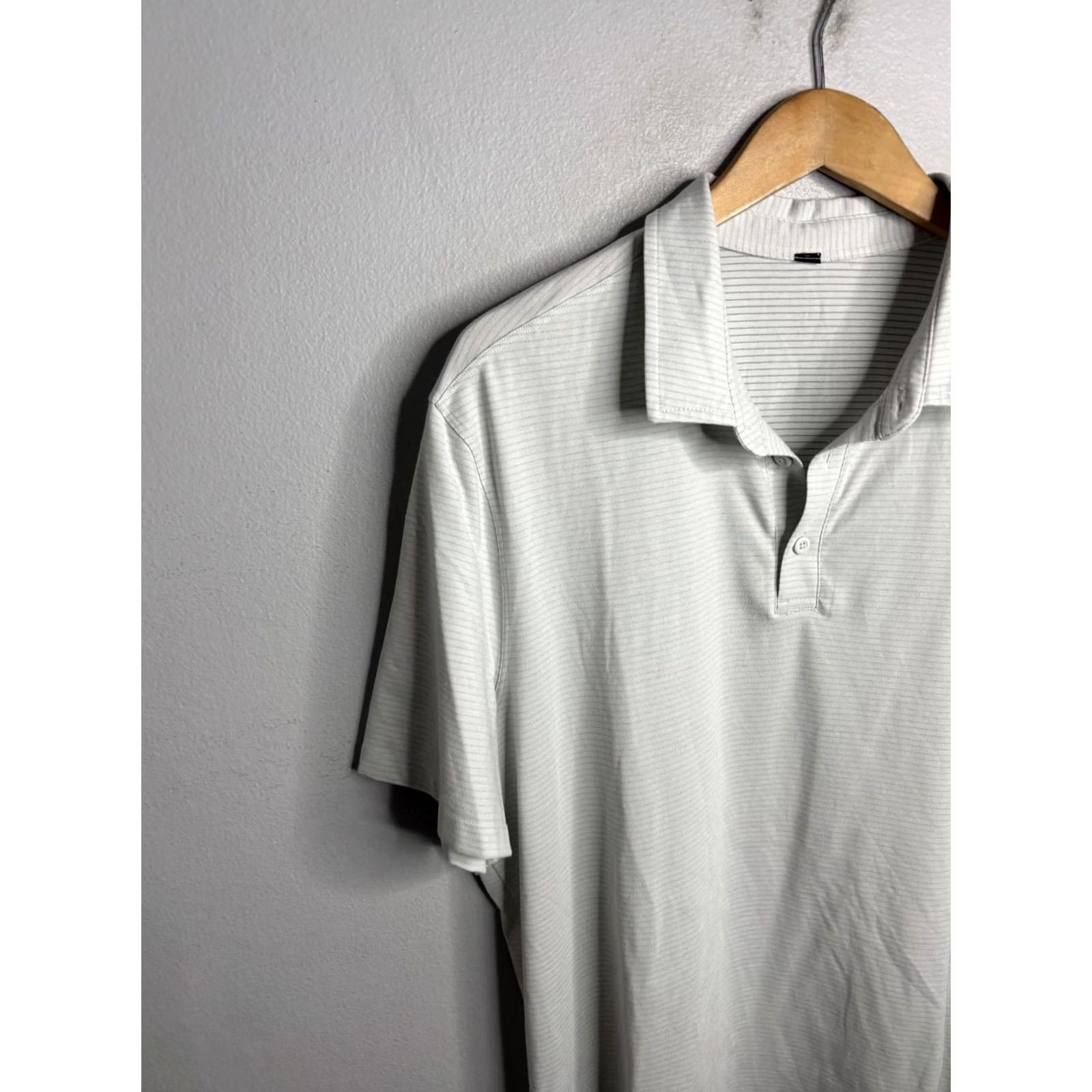 Lululemon Lululemon Polo Shirt Mens XL Light Gray Stripe Knit Short Sleeve Collared Performance Moisture Wicking Golf Size US XL / EU 56 / 4 - 2 Thumbnail