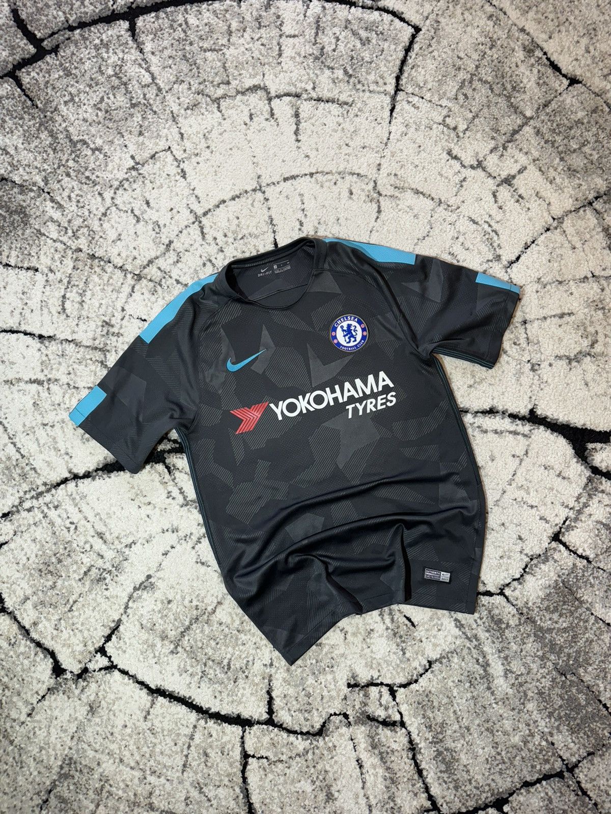 Chelsea Soccer × Nike × Vintage Vintage Chelsea 2017/18 Third Nike Jersey Blokcore Small Size US S / EU 44-46 / 1 - 1 Thumbnail