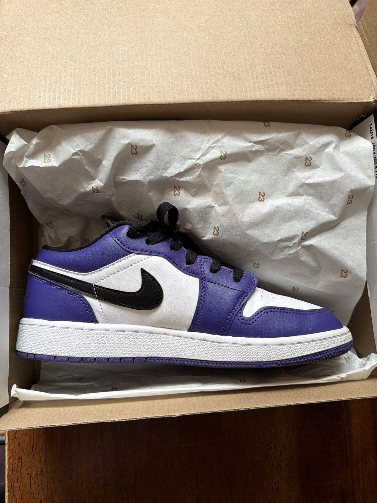 Jordan Brand Air Jordan 1 Low (GS) Size US 6.5 / IT 36.5 - 2 Thumbnail