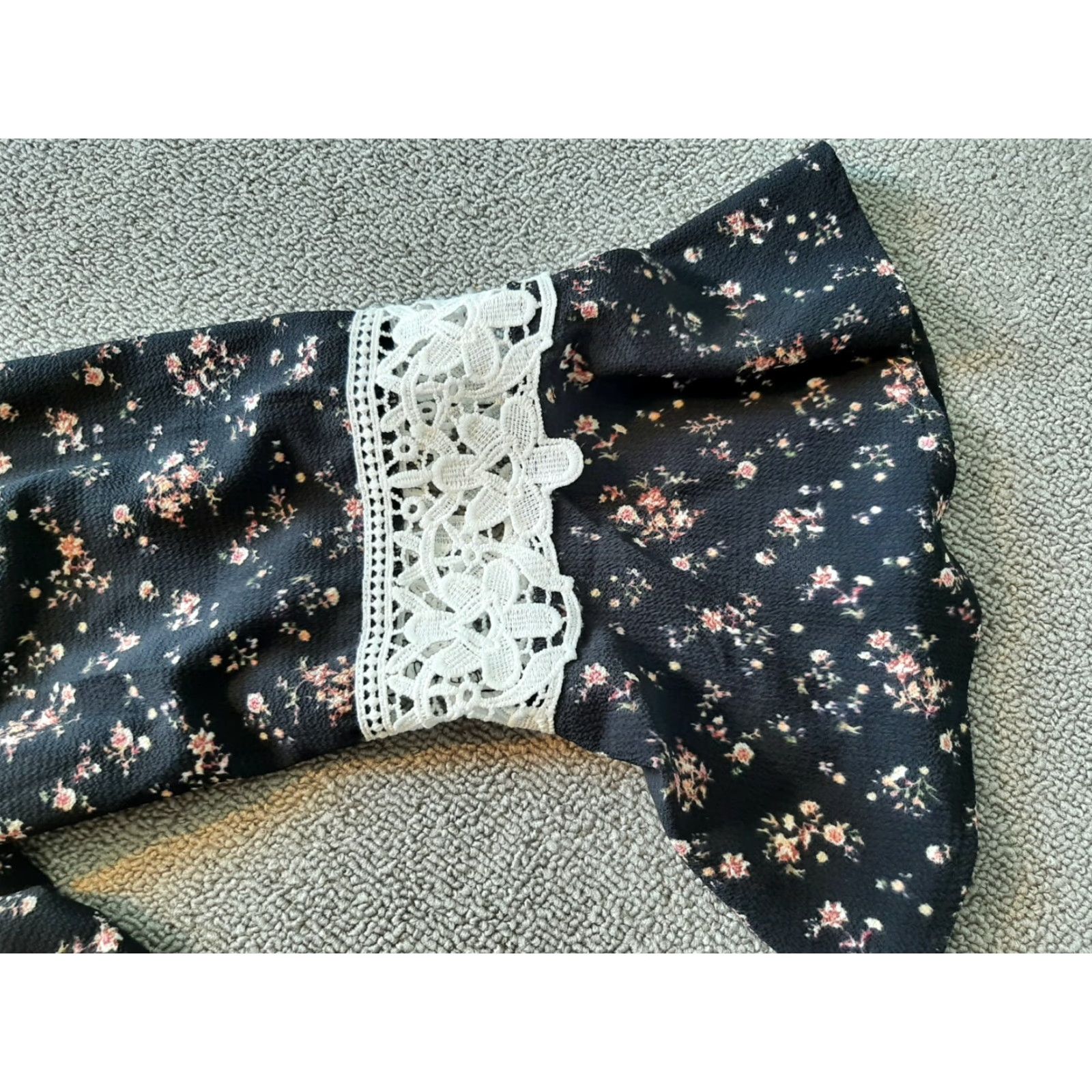 Vintage G Collection Women's XL Blue Floral Top Blouse Shirt 3/4 Sleeve Stretch Neck Floral Pattern Plus Size Size XL / US 12-14 / IT 48-50 - 6 Thumbnail