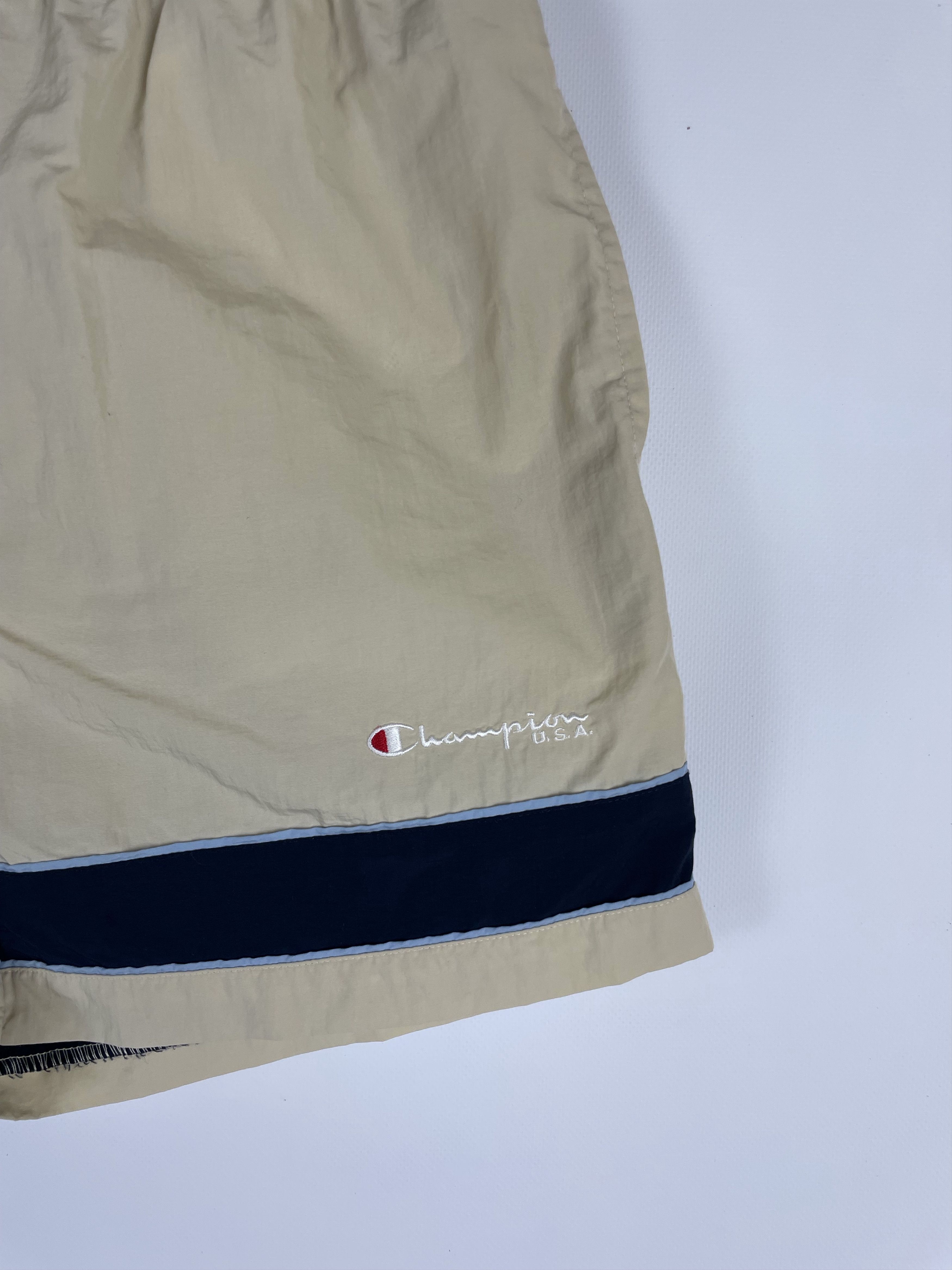 Champion Vintage Champion Shorts Nylon Casual Y2K Size US 32 / EU 48 - 5 Thumbnail