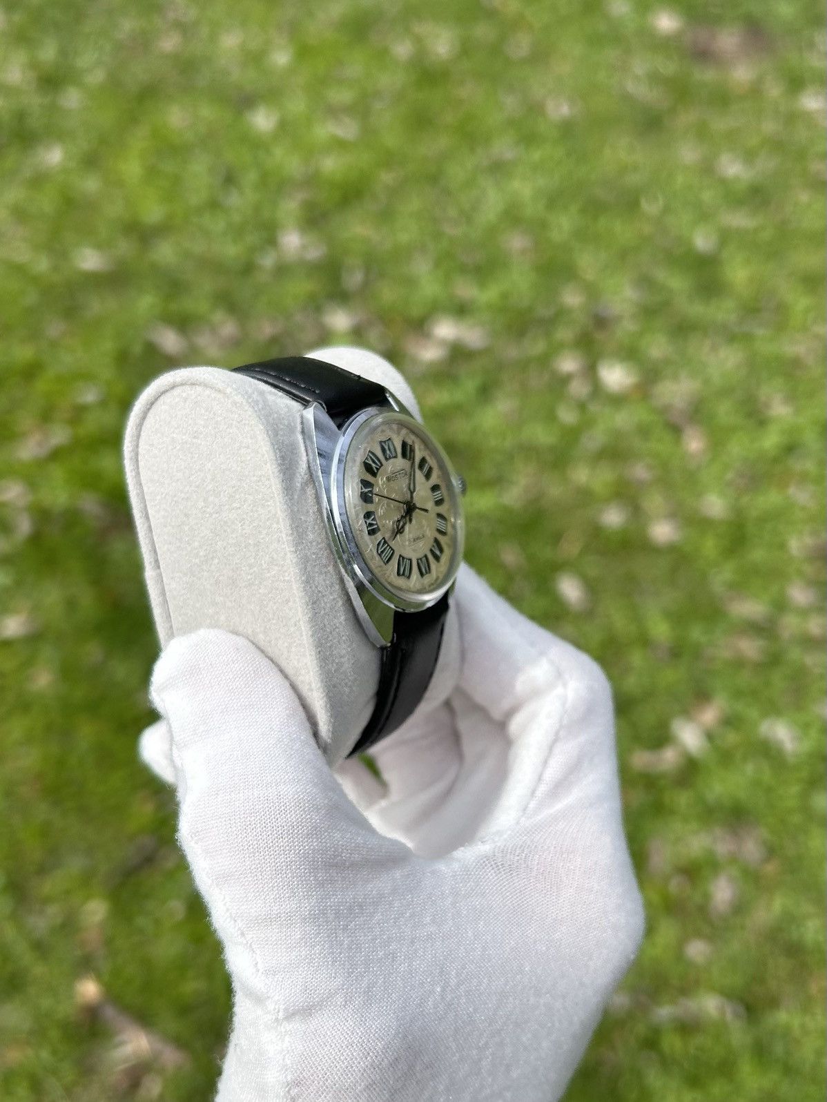 Vintage Vintage Watch Vostok USSR Soviet Mechanical Wristwatch 1980 Size ONE SIZE - 8 Thumbnail