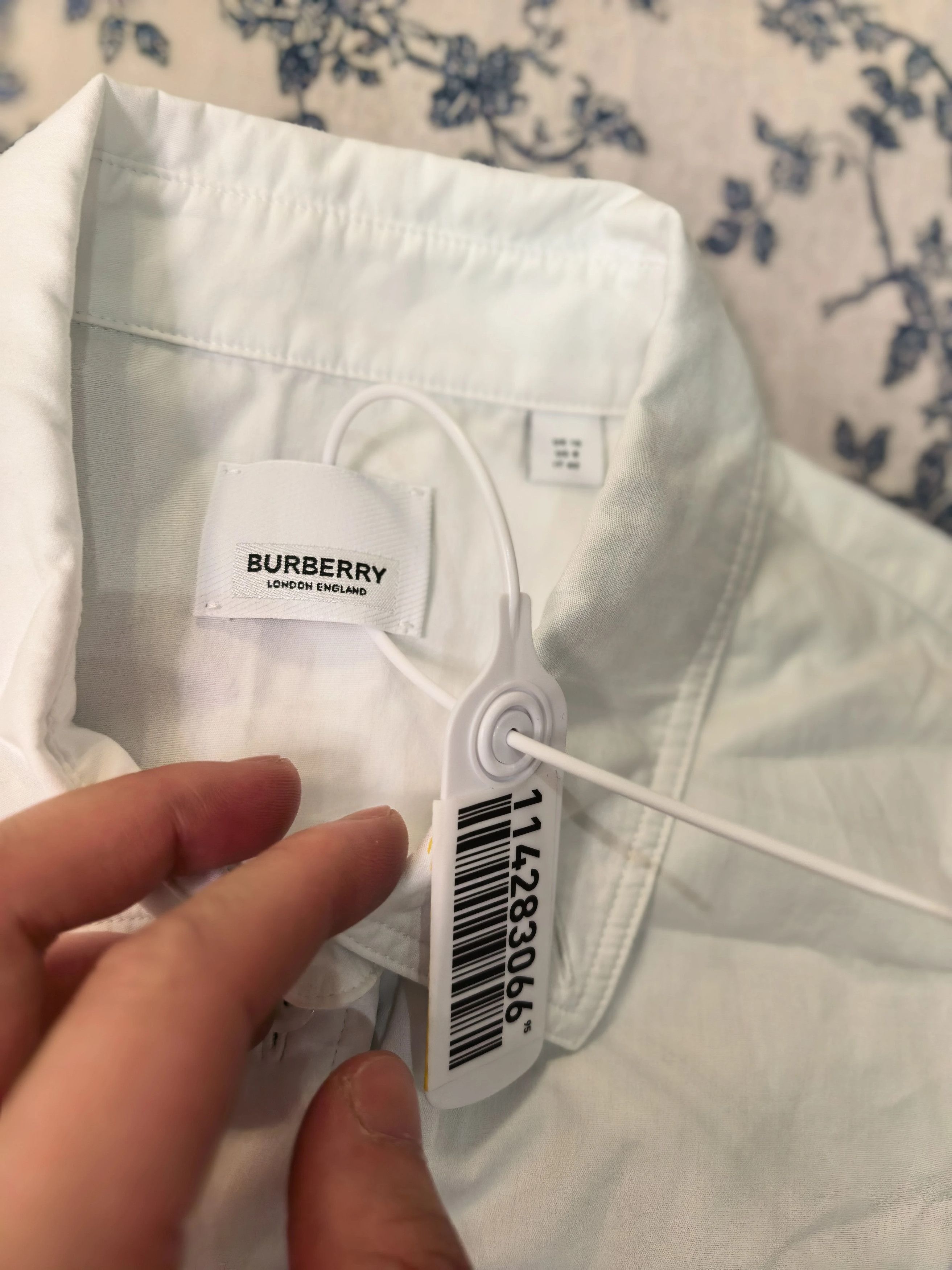 Burberry Burberry White Check Shirt UK10 Like New Size M / US 6-8 / IT 42-44 - 2 Thumbnail