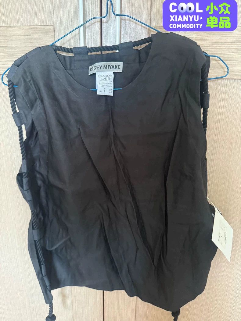 Issey Miyake Issey Miyake size:2 Black cotton and linen sleeveless top Size XS / US 0-2 / IT 36-38 - 1 Thumbnail