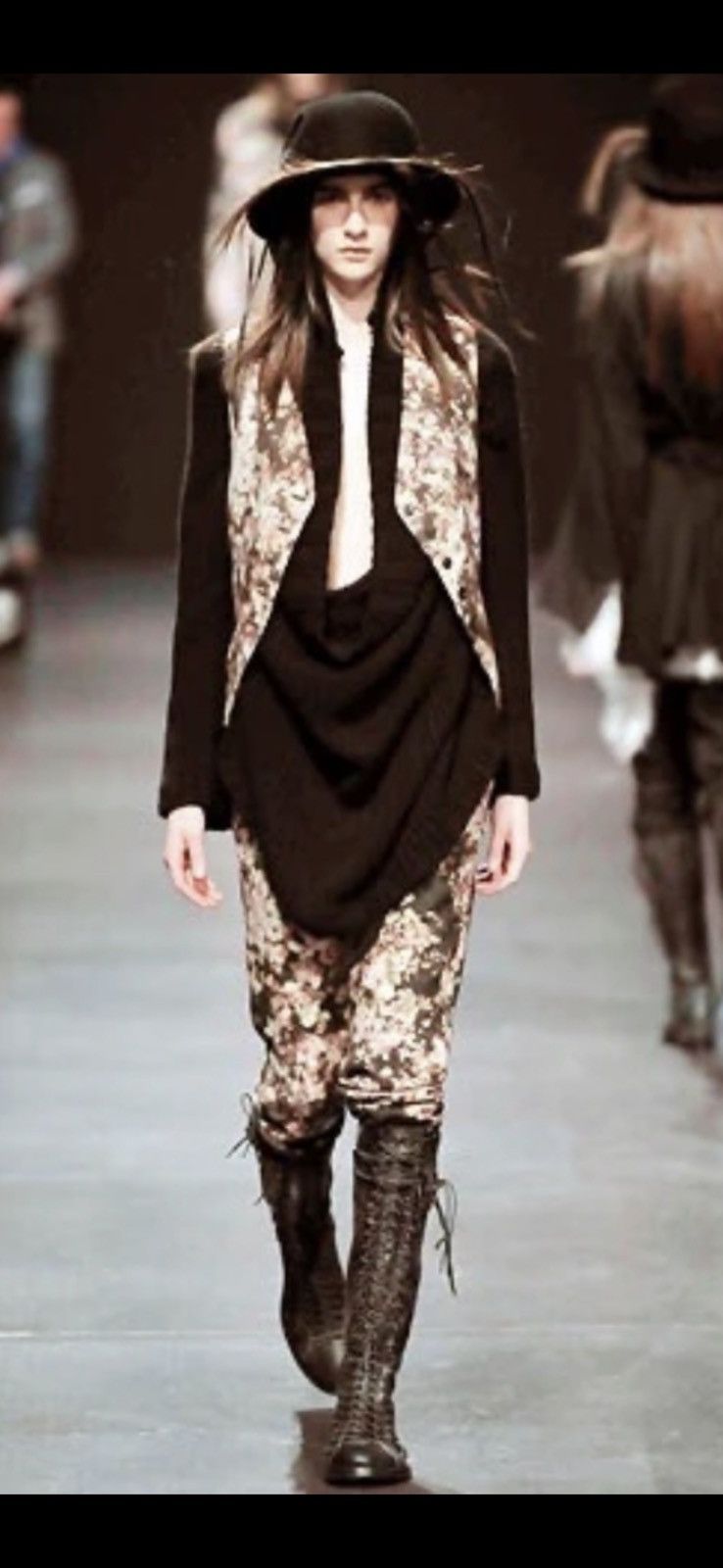 Ann Demeulemeester New Ann Demeulemeester floral pattern vest Size XS / US 0-2 / IT 36-38 - 2 Thumbnail