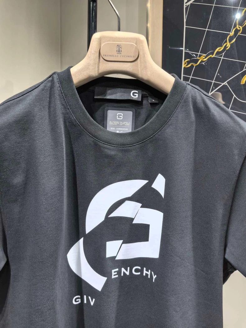 Givenchy Givenchy Black Round Neck Short Sleeve T-Shirt 2506-Nextarr Size US S / EU 44-46 / 1 - 4 Thumbnail