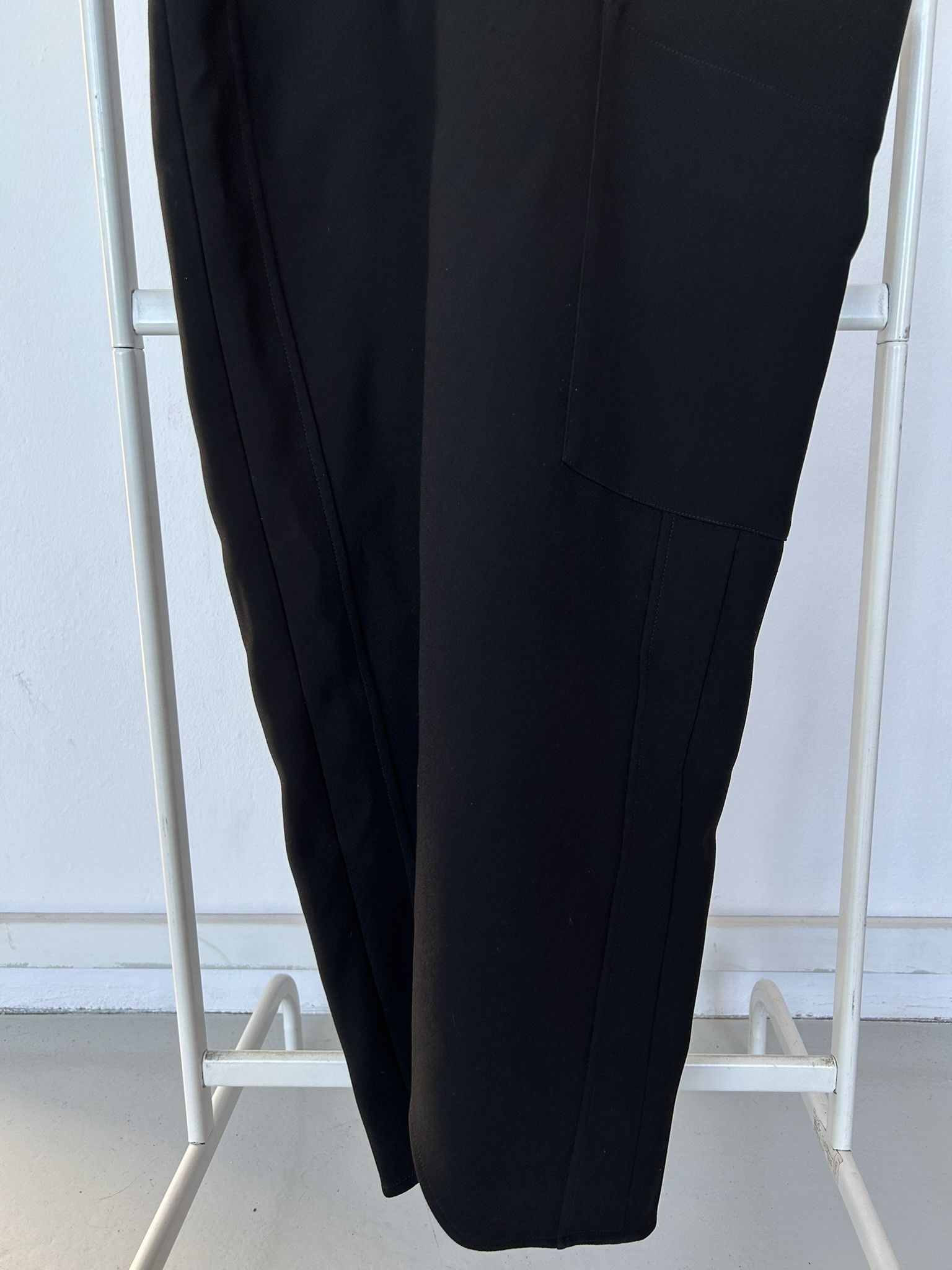 Victoria Beckham Victoria Beckham black cocoon midi dress Size S / US 4 / IT 40 - 7 Thumbnail