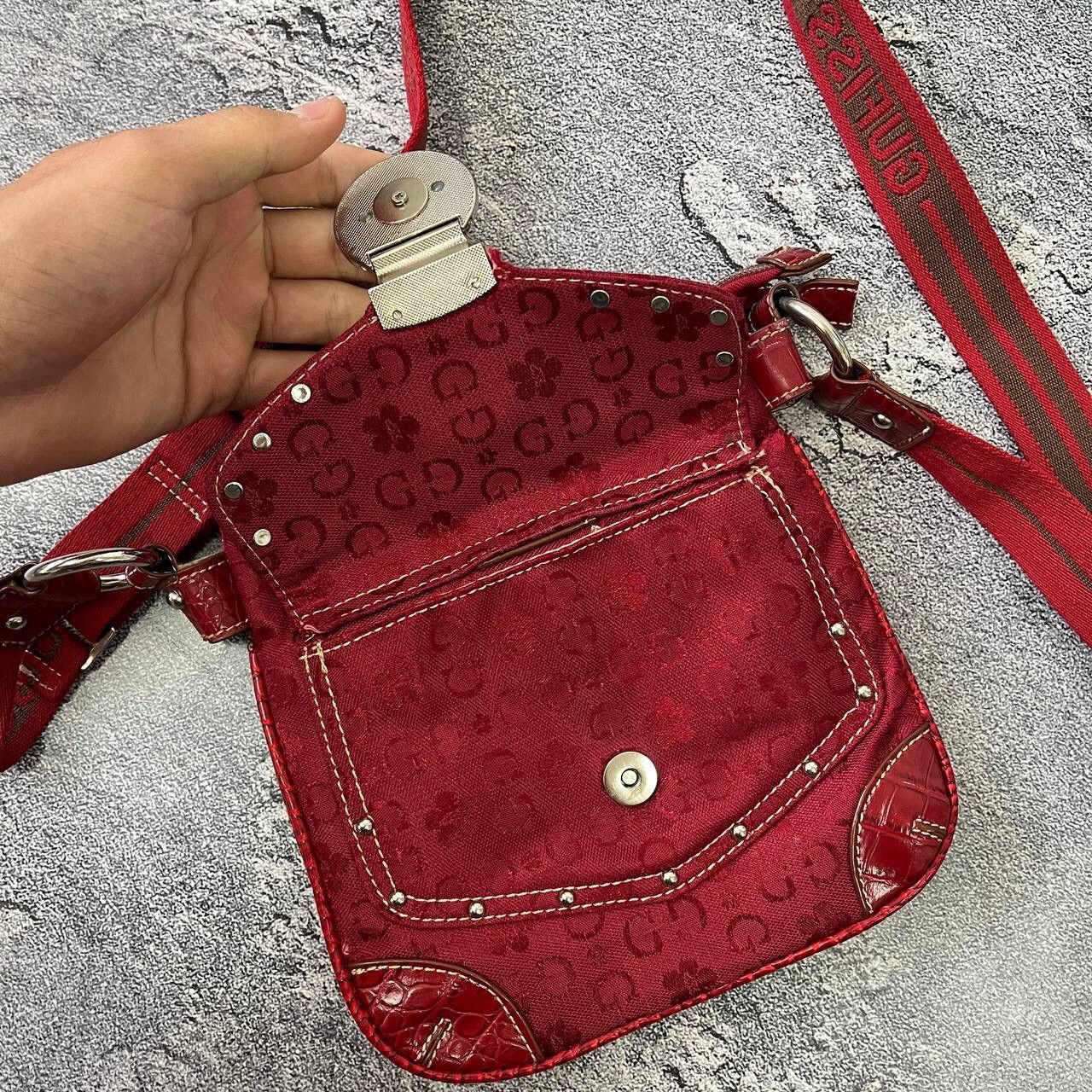 Vintage Vintage Y2K Guess Style Monogram Red Bag Size ONE SIZE - 7 Thumbnail