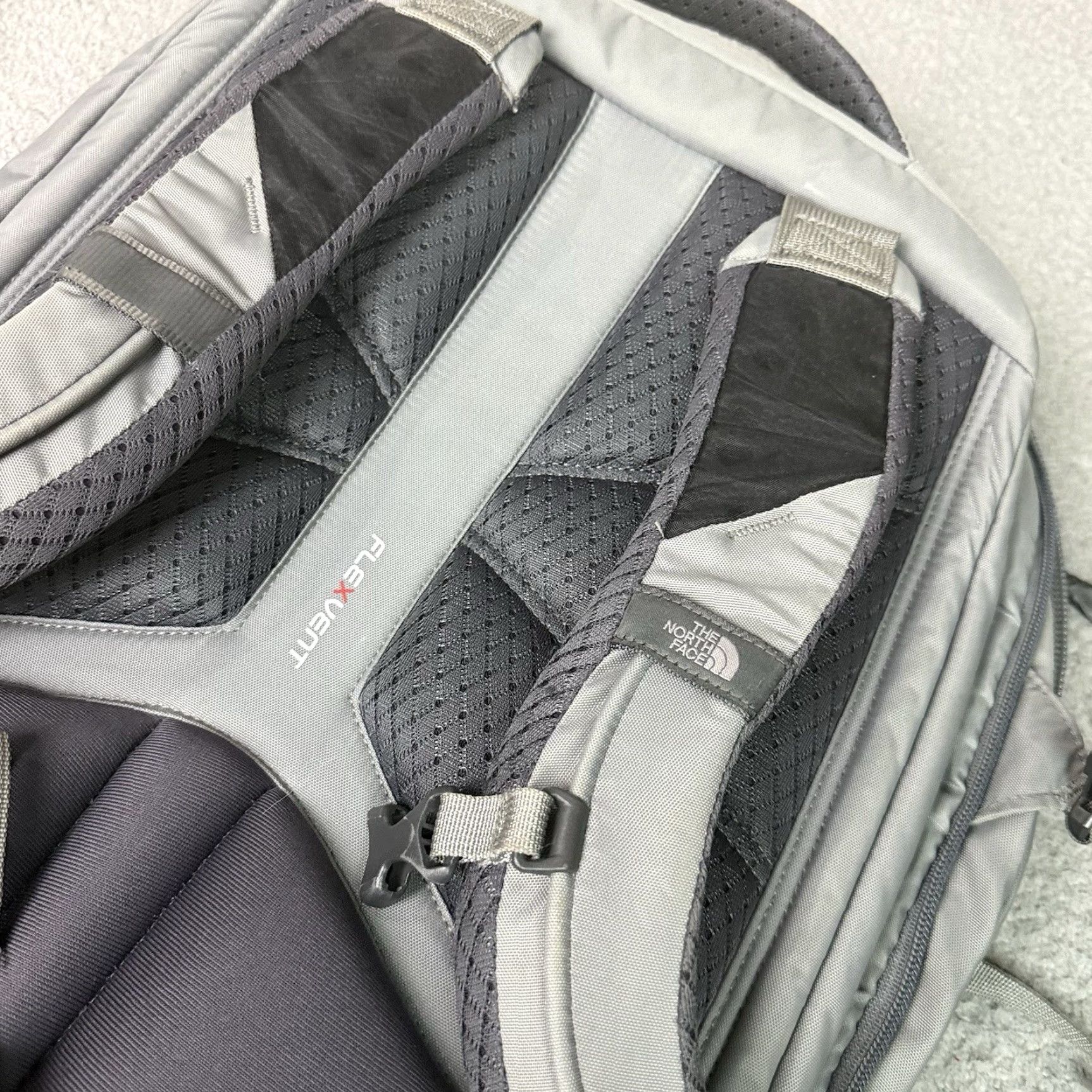 The North Face The North Face Surge Backpack Unisex Adults Gray Medium Nylon Laptop Sleeve/Protection Padded Water Resistant Shoulder Belt Bag 19x13x7 Size ONE SIZE - 5 Thumbnail