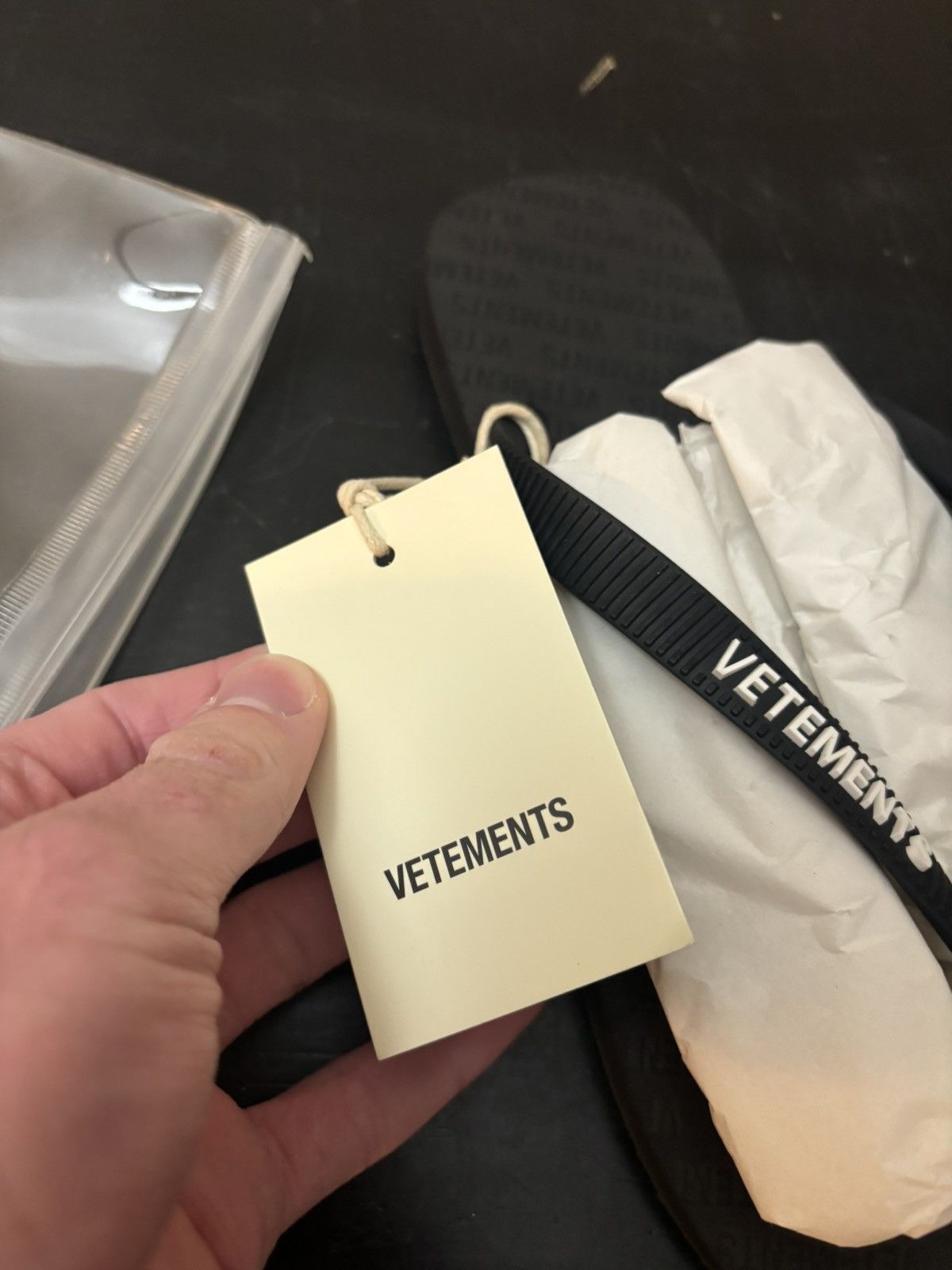 Vetements Vetements Logo Thong Flip Flops Black Size US 8 / EU 41 - 11 Thumbnail