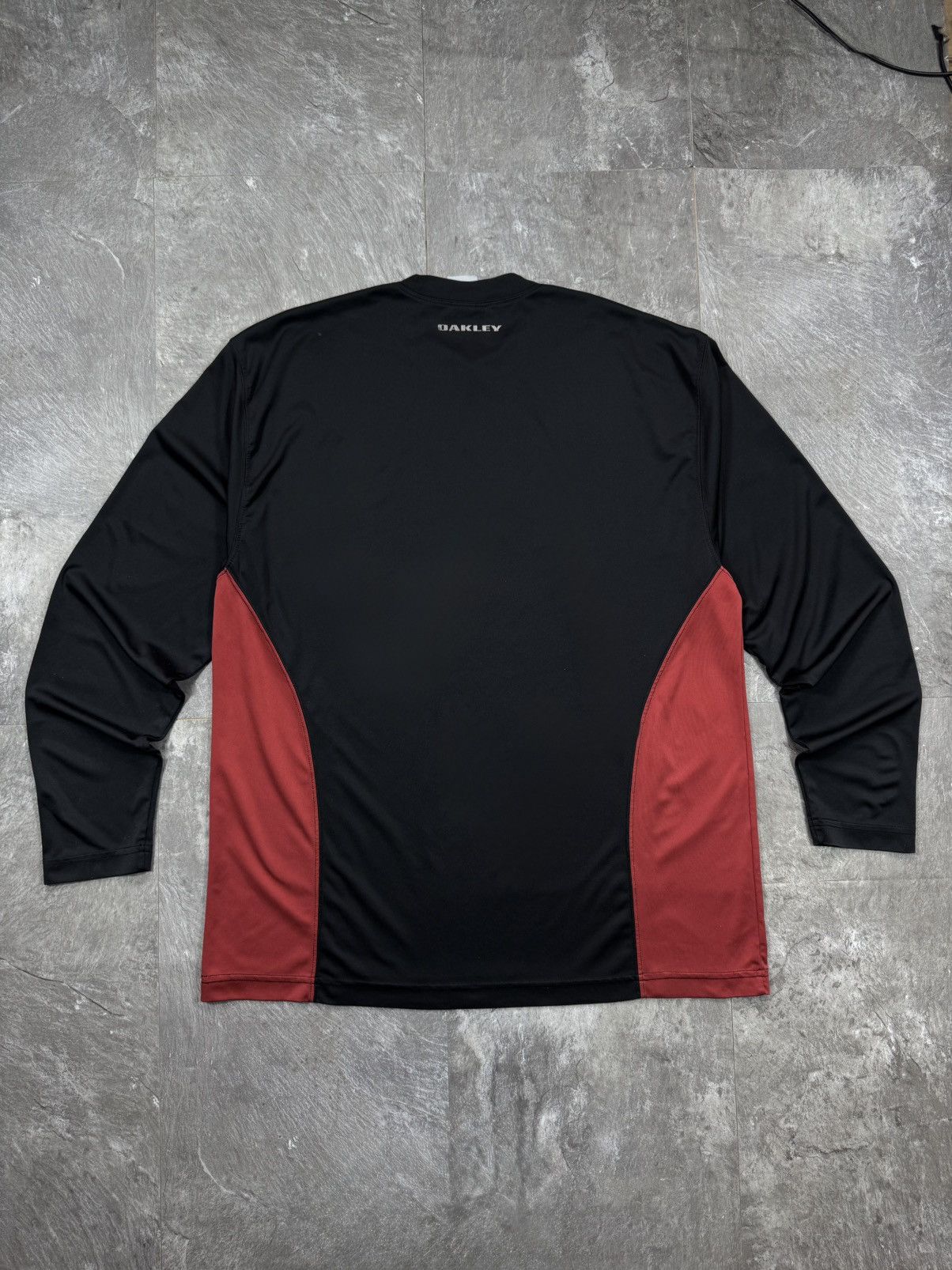 Oakley Oakley Vintage 90s Long Sleeve Black Red Rare Y2k Big Logo Size US XL / EU 56 / 4 - 3 Thumbnail