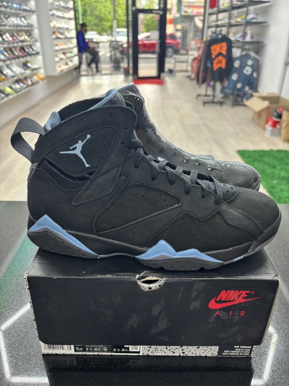 Jordan Brand Nike Air Jordan 7 Retro Chambray Size 10.5 Size US 10.5 / EU 43-44 - 1 Thumbnail