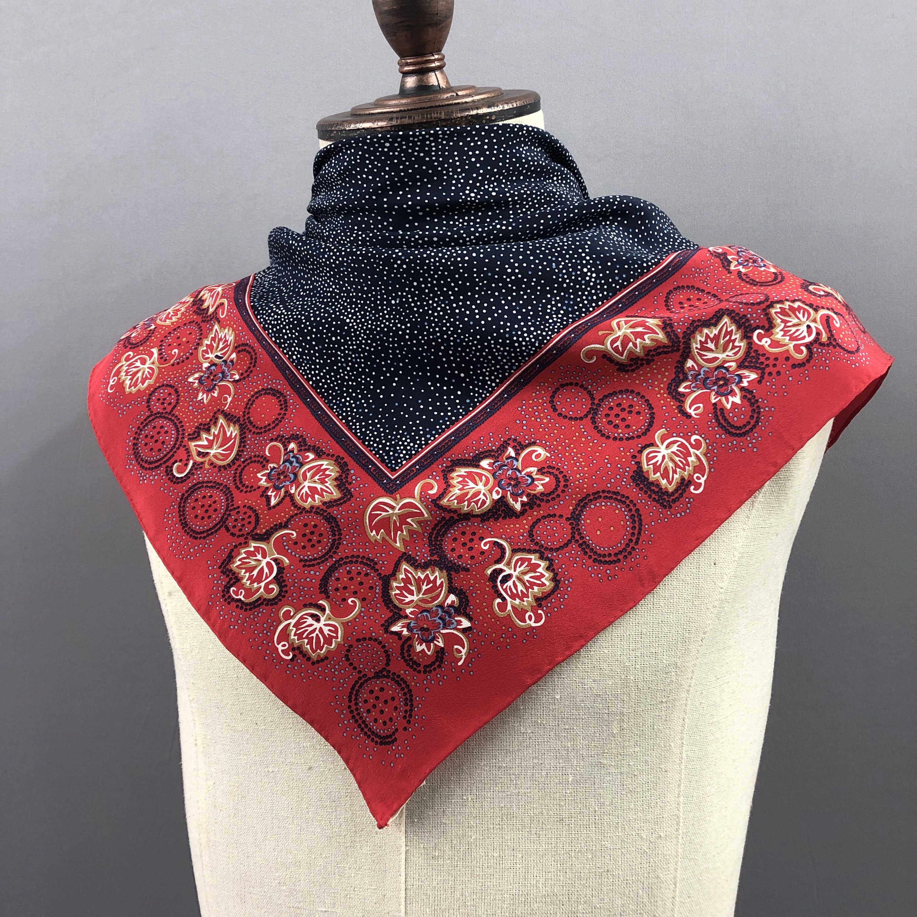 Emanuel Ungaro × Vintage Vintage Emanuel Ungaro SILK Scarf Twill Stole Wraps Scarves Size ONE SIZE - 3 Thumbnail