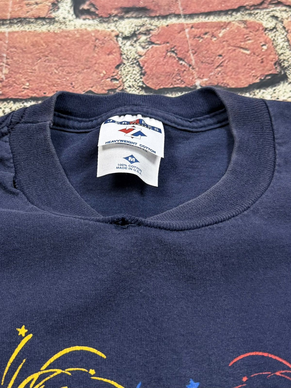 Jerzees Vintage Walmart Smiley Face Fireworks T Shirt 2000 USA Size US M / EU 48-50 / 2 - 8 Thumbnail
