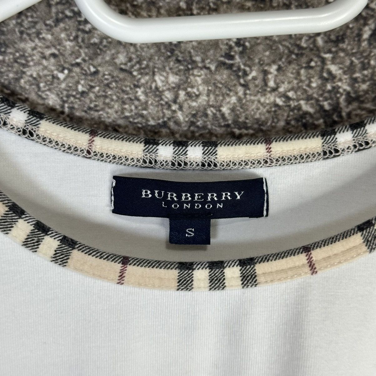 Burberry Vintage Basic Burberry T-Shirt Size S / US 4 / IT 40 - 8 Thumbnail