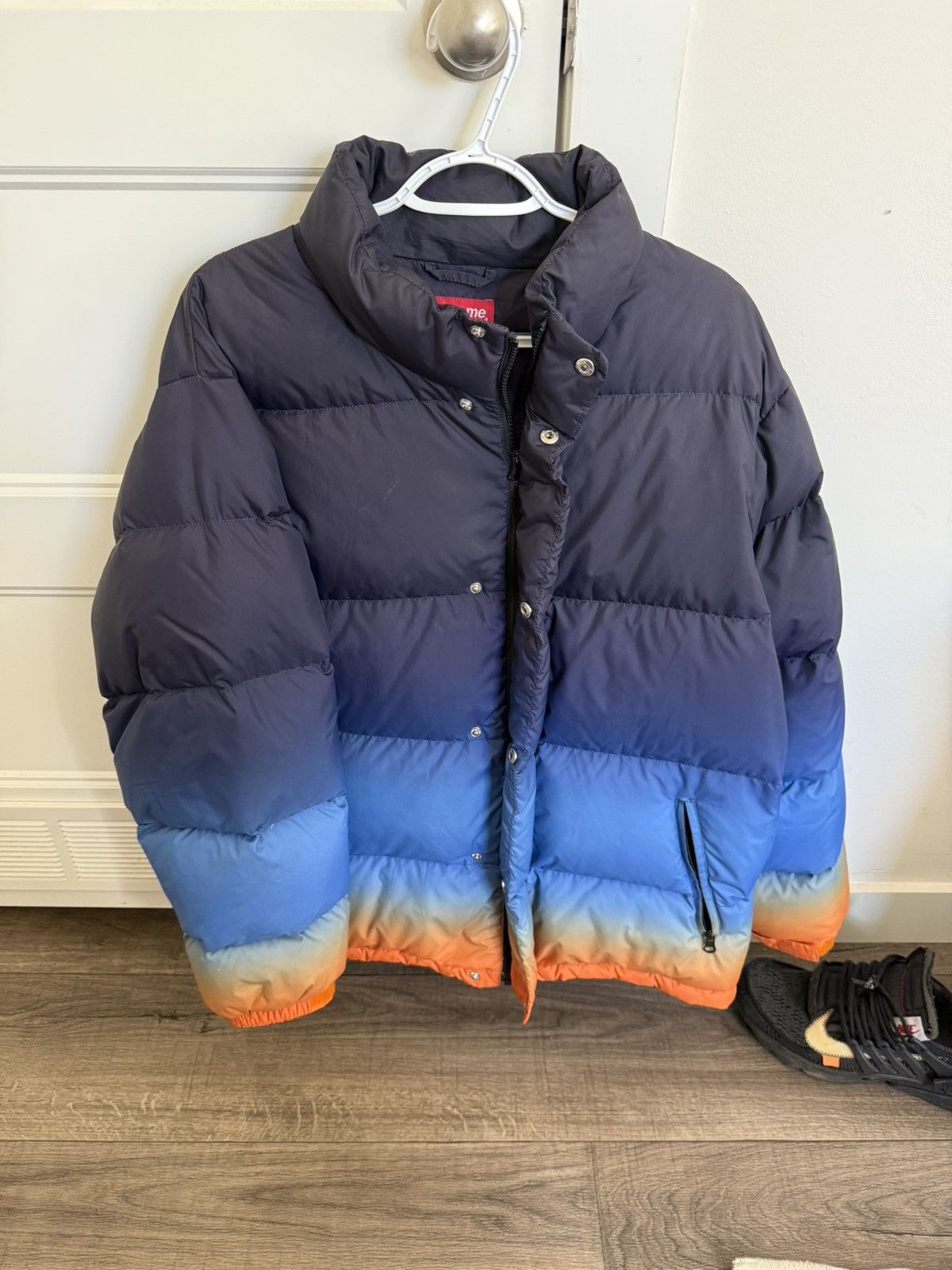 Supreme Supreme gradient puffy jacket navy Size US L / EU 52-54 / 3 - 1 Thumbnail