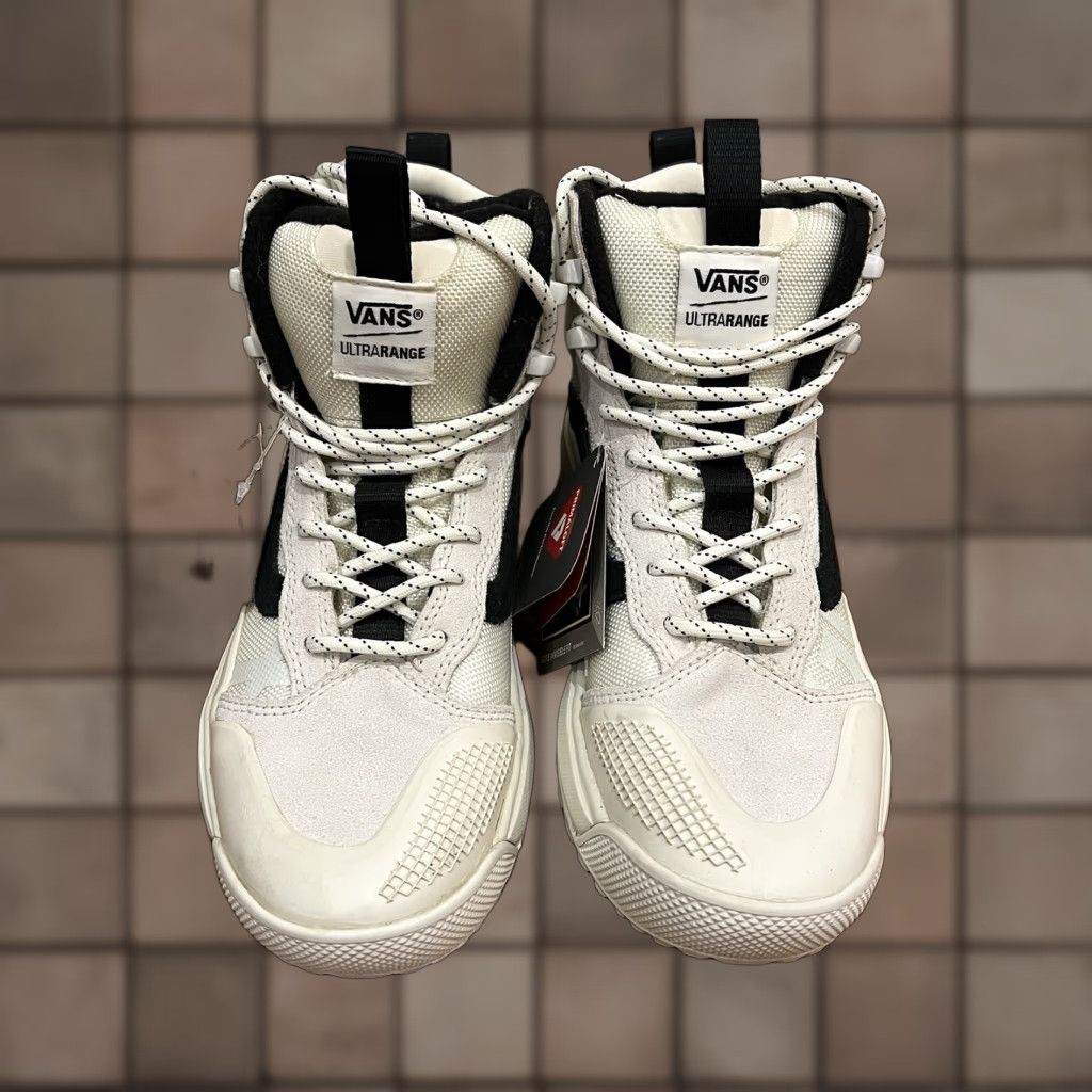 Vans VANS UltraRange EXO HI Gore-Tex MTE-2 Marshmallow Women US 7.5 Sneakers Outdoor Colorful Logo Size US 7.5 / IT 37.5 - 1 Thumbnail
